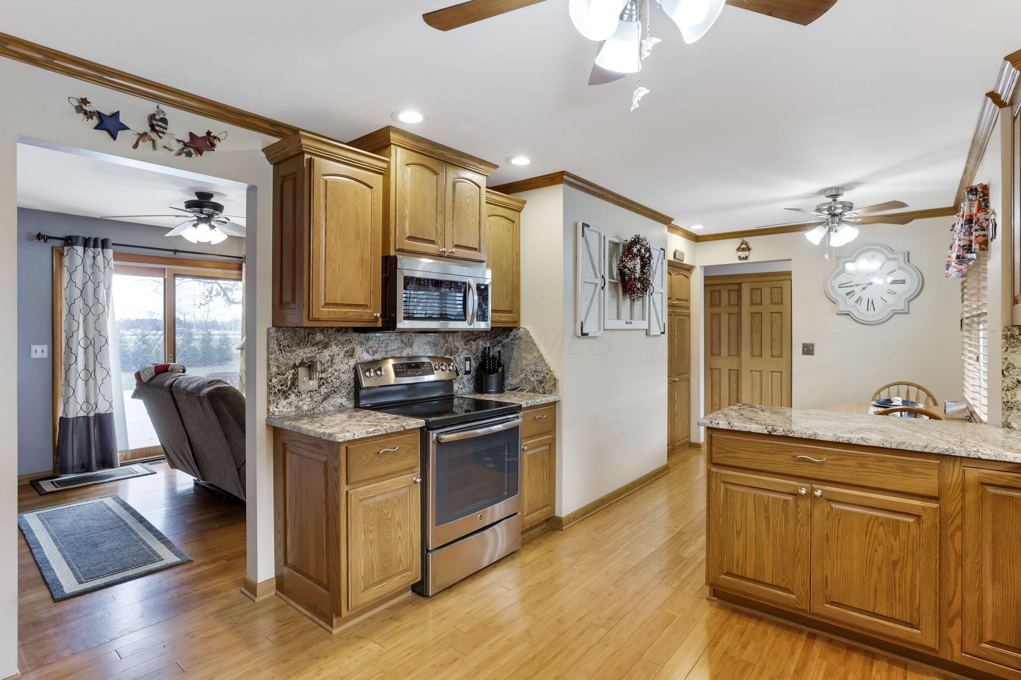 Grove City, Ohio, 43123, United States, 3 Bedrooms Bedrooms, ,3 BathroomsBathrooms,Residential,For Sale,2007789