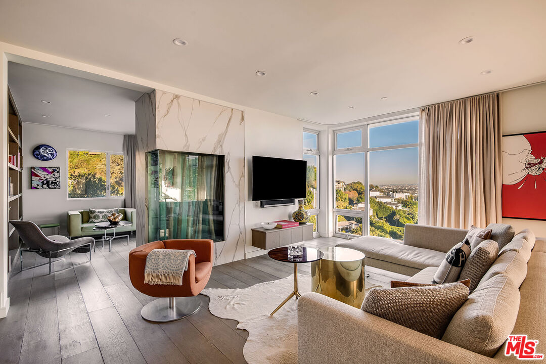 Los Angeles, California, 90069, United States, 4 Bedrooms Bedrooms, ,5 BathroomsBathrooms,Residential,For Sale,1759770
