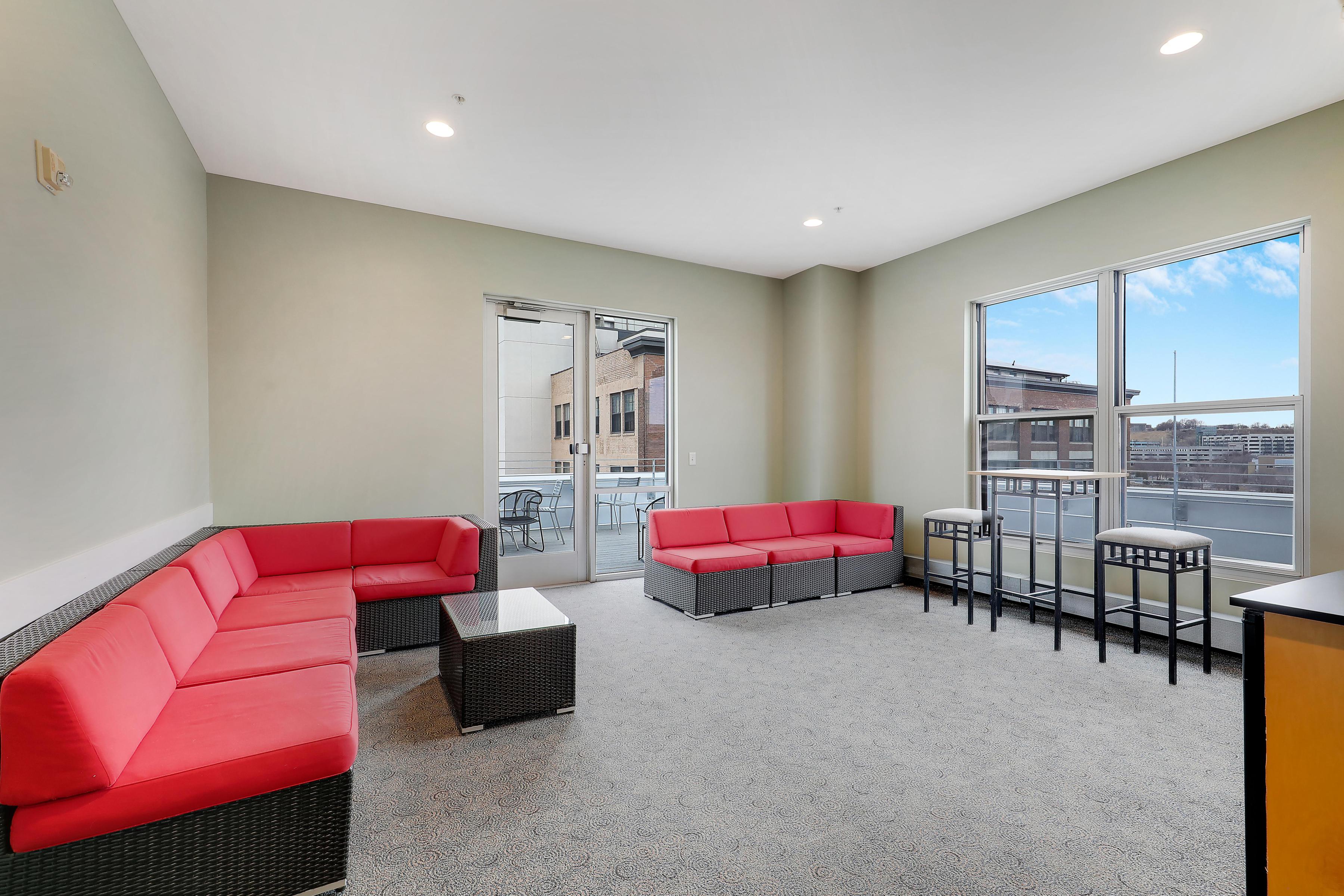  Urban Living Reimagined at 9th Street Lofts - 物件實景