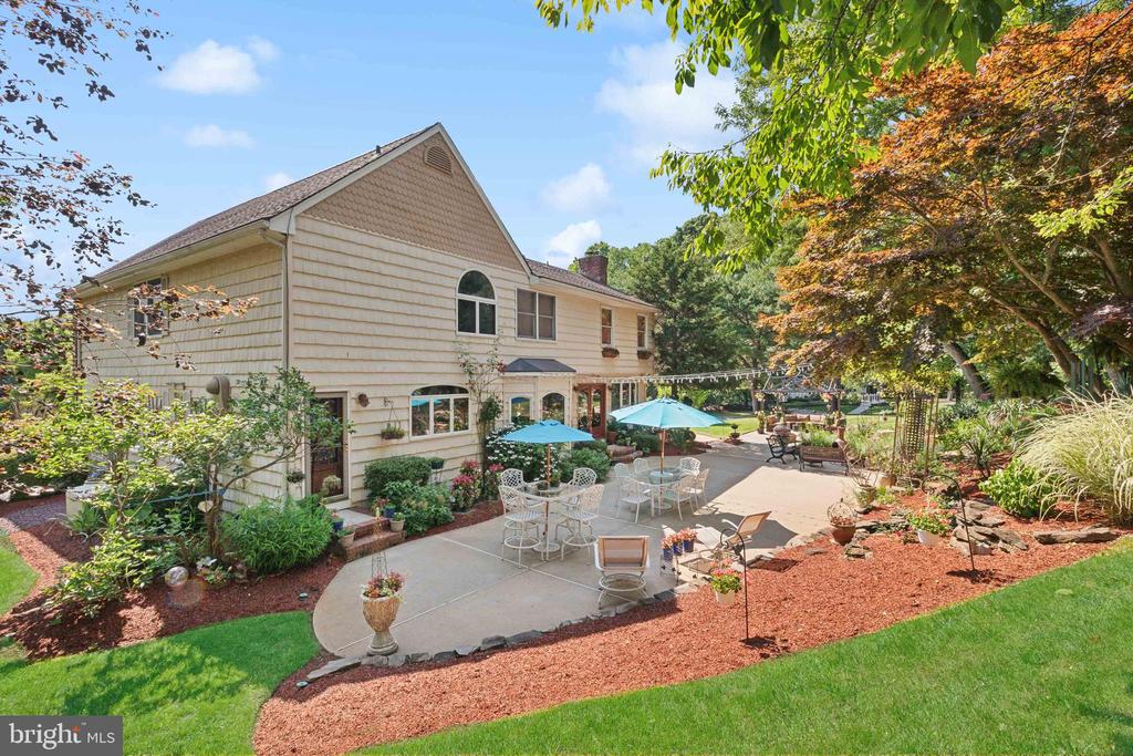 Colts Neck, New Jersey, 07722, United States, 4 Bedrooms Bedrooms, ,4 BathroomsBathrooms,Residential,For Sale,1792181