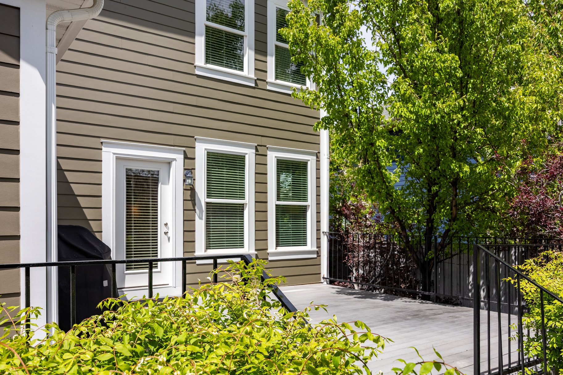  Rare North Shore Gem on One of Daybreak