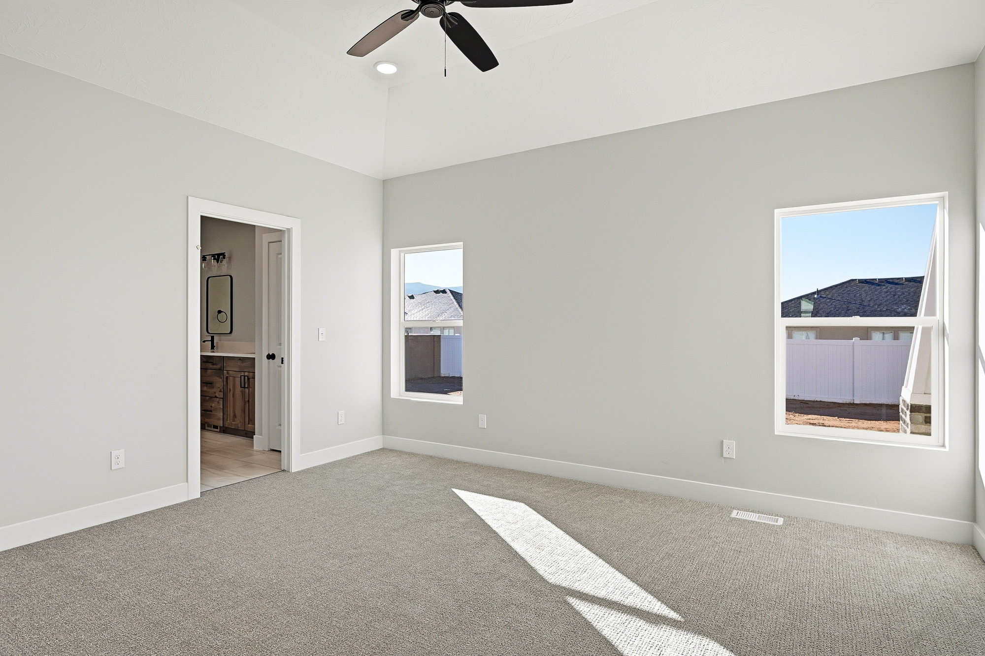 Cedar City, Utah, 84720, United States, 6 Bedrooms Bedrooms, ,4 BathroomsBathrooms,Residential,For Sale,1978281