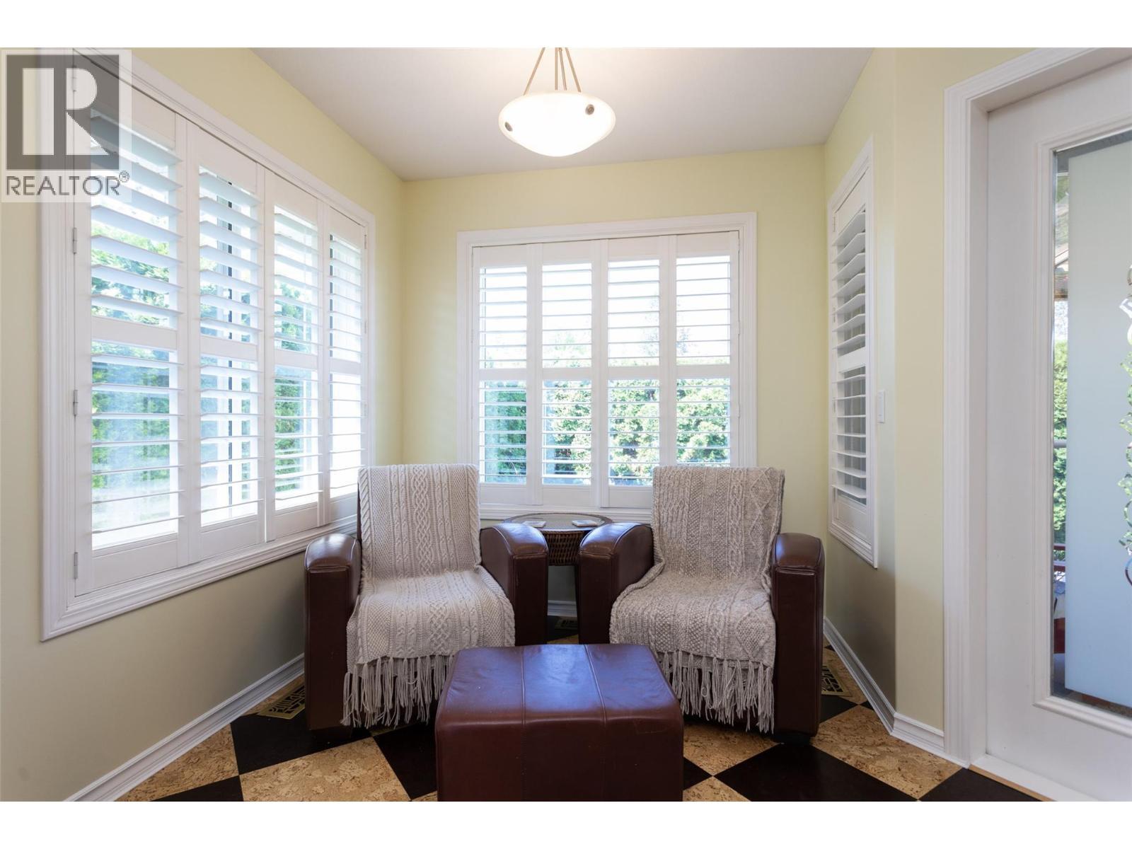 KELOWNA, British Columbia, V1V 1Z9, CA, 4 Bedrooms Bedrooms, ,3 BathroomsBathrooms,Residential,For Sale,1961747