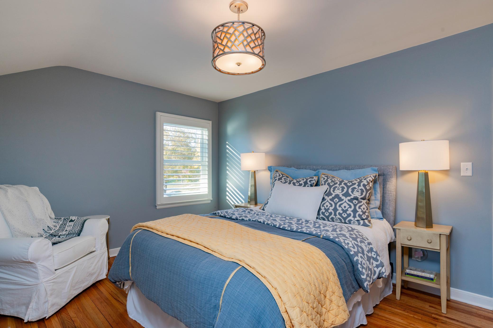 Saint Paul, Minnesota, 55116, United States, 3 Bedrooms Bedrooms, ,2 BathroomsBathrooms,Residential,For Sale,1987775