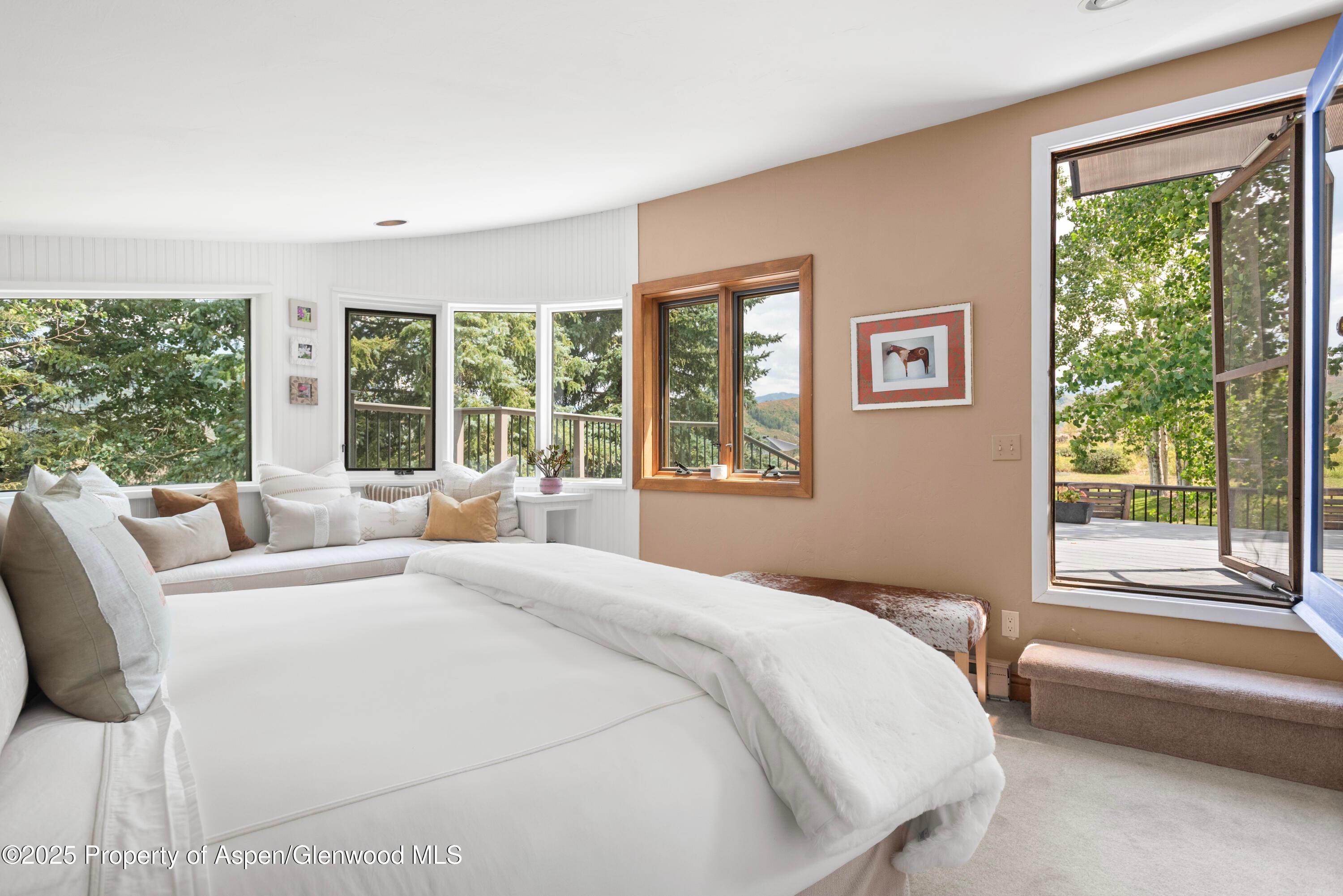 Aspen, Colorado, 81611, United States, 3 Bedrooms Bedrooms, ,4 BathroomsBathrooms,Residential,For Sale,1932450