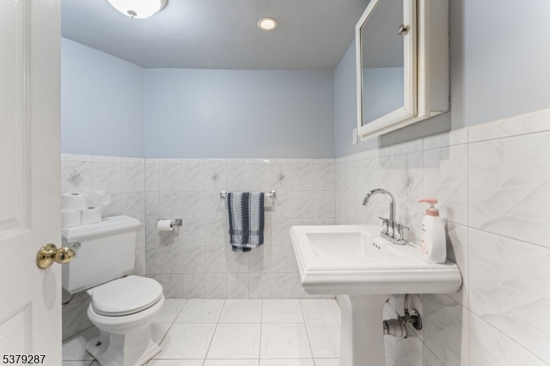 Elizabeth City, New Jersey, 07208-1601, United States, 5 Bedrooms Bedrooms, ,3 BathroomsBathrooms,Residential,For Sale,1921701