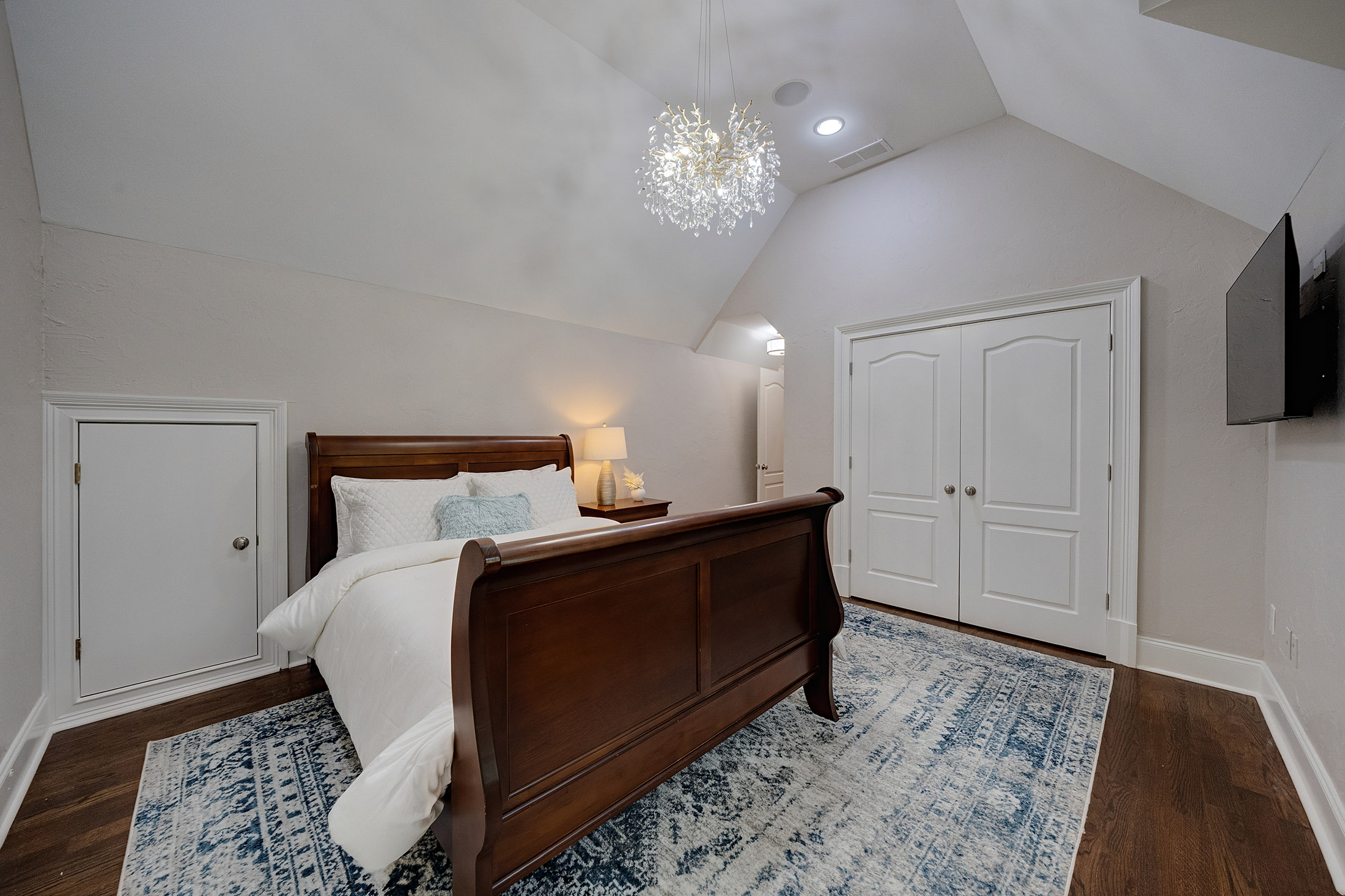  Impressive Brick Estate on a Private Wooded 1+/- Acre Lot in The Manor - 物件實景