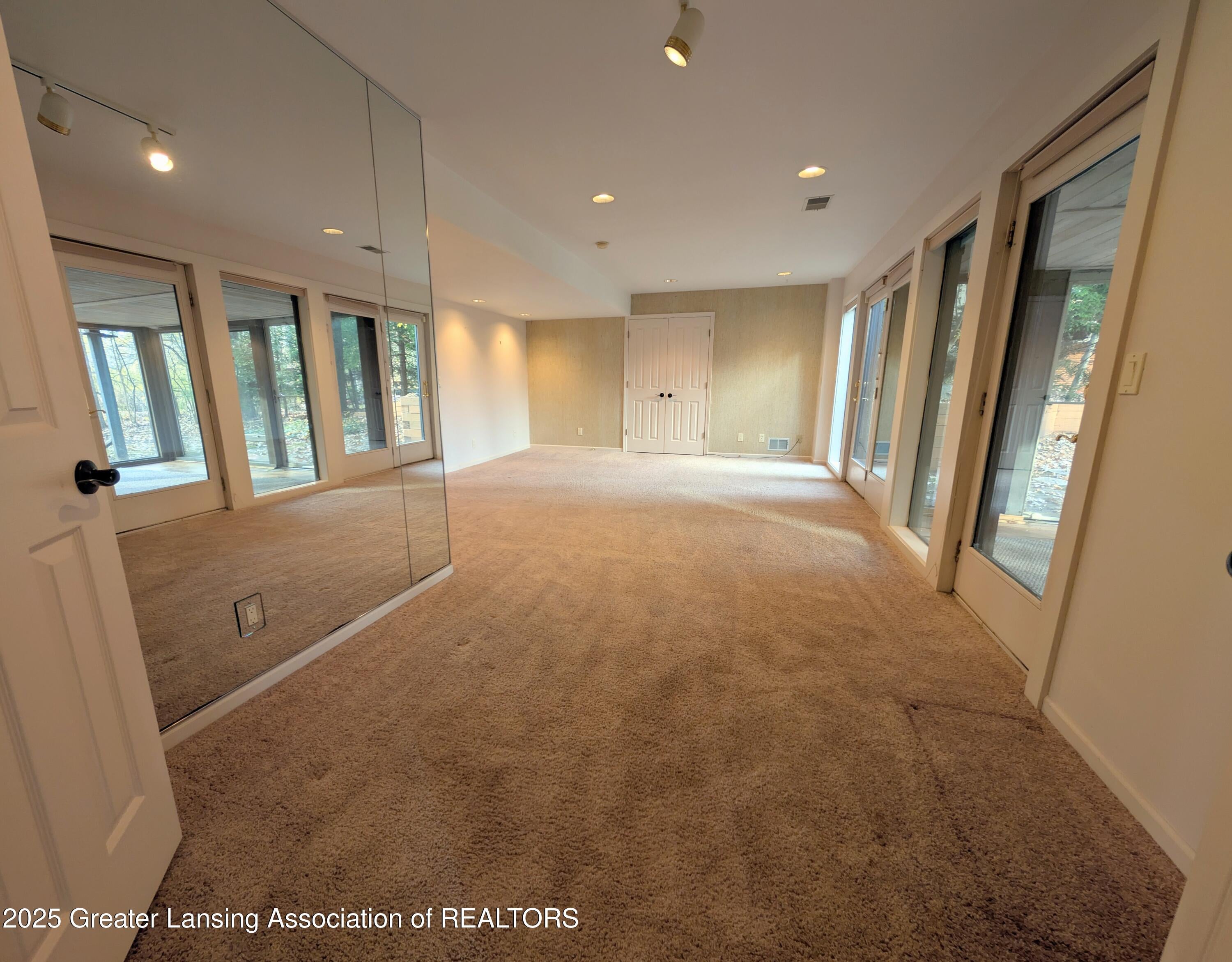 Haslett, Michigan, 48840, United States, 4 Bedrooms Bedrooms, ,4 BathroomsBathrooms,Residential,For Sale,1988994