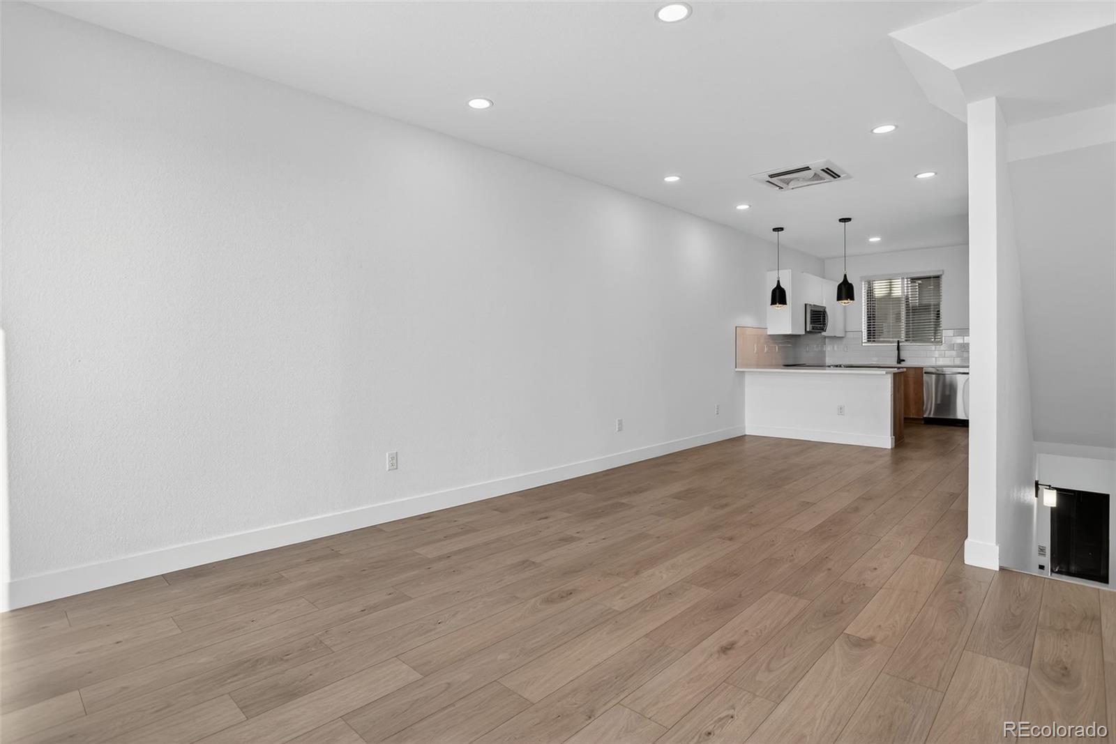 Denver, Colorado, 80212, United States, 2 Bedrooms Bedrooms, ,2 BathroomsBathrooms,Residential,For Sale,1951610
