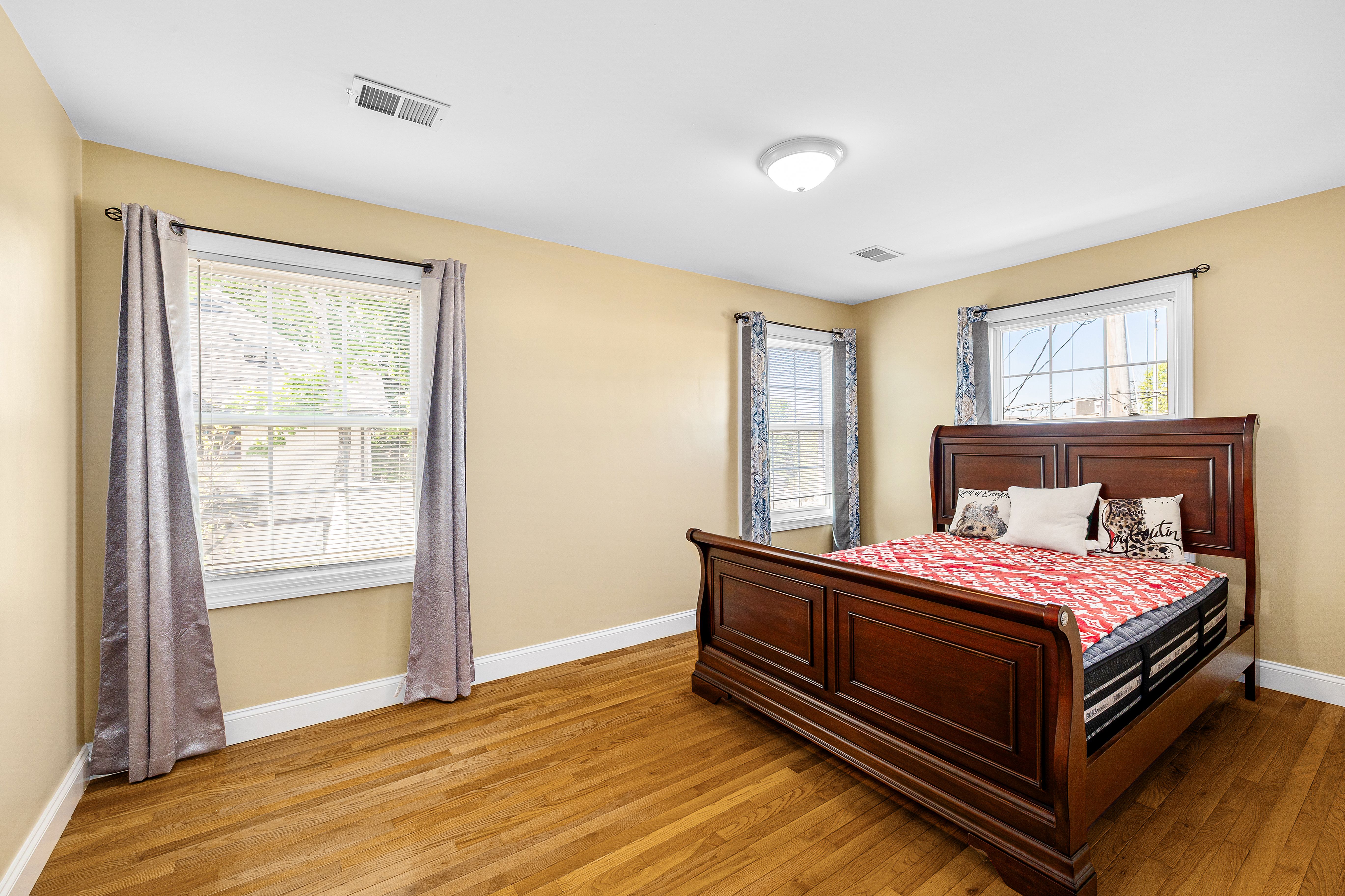  830 Washington Street, Unit 1, Stoughton, MA, 02072 - 物件實景