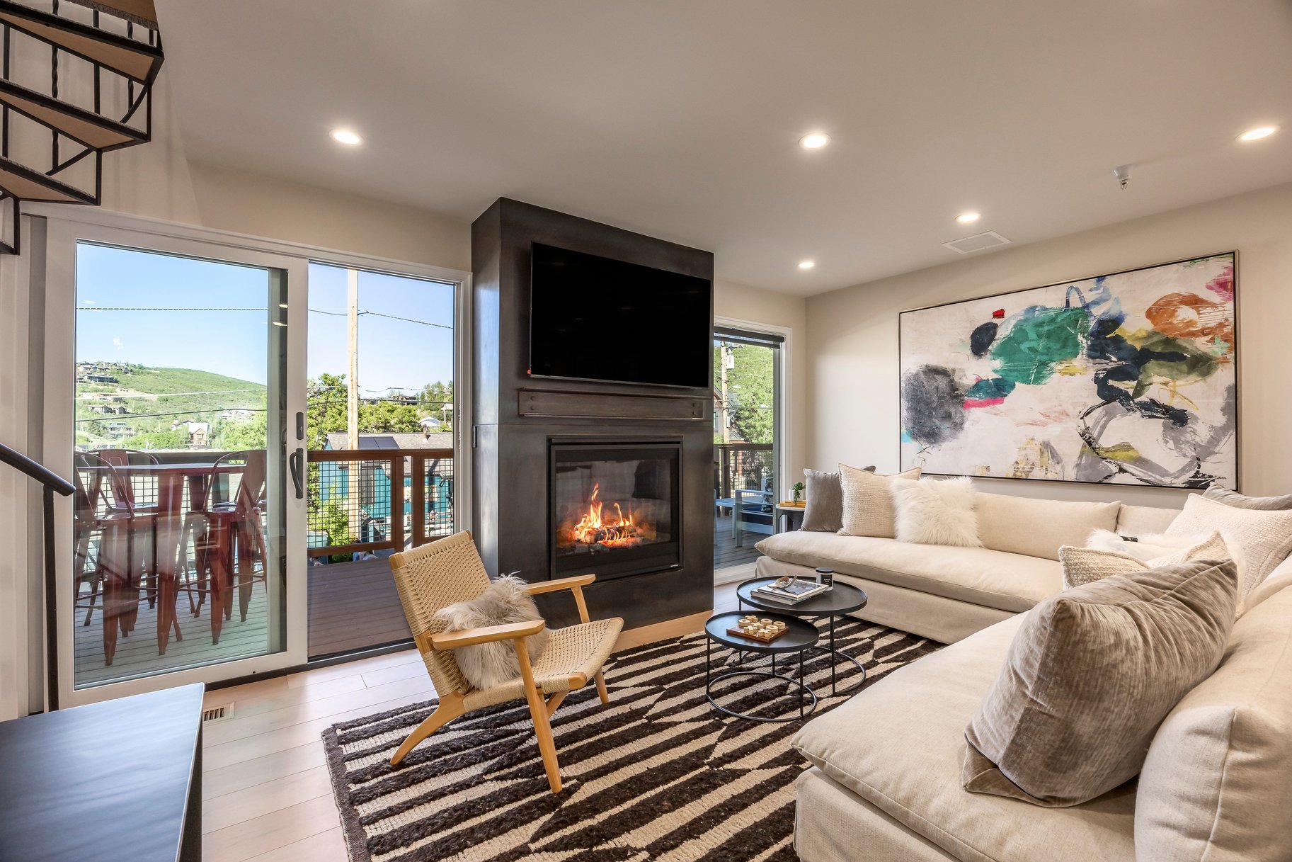  Fully Reimagined Ski-In/Ski-Out Condo — Smart Home Features - 物件實景