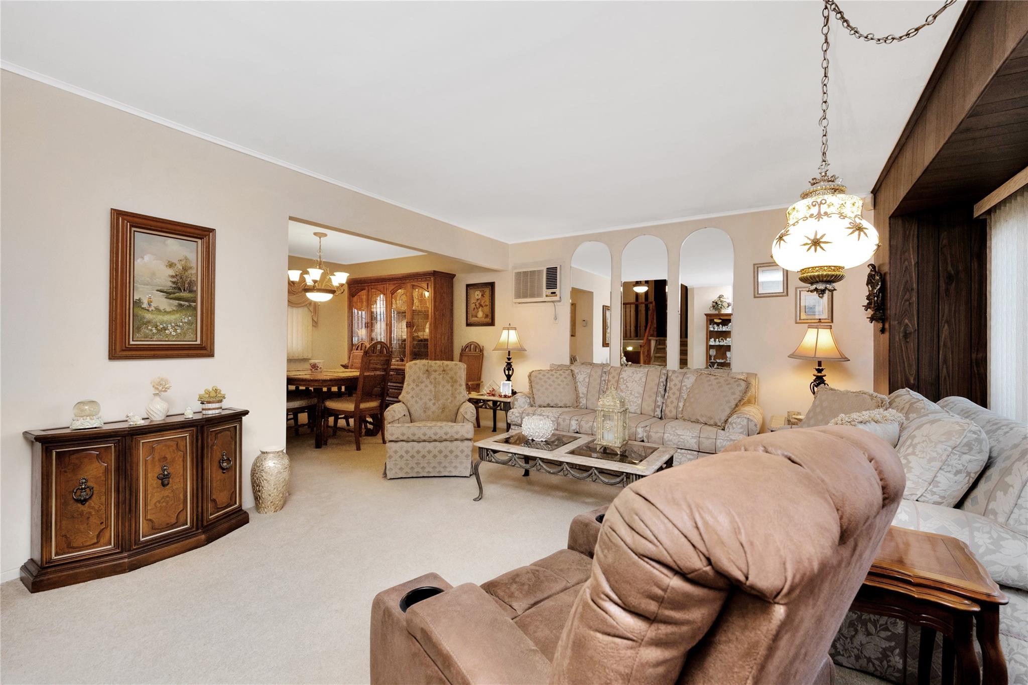 Farmingdale, New York, 11735, United States, 3 Bedrooms Bedrooms, ,2 BathroomsBathrooms,Residential,For Sale,1793248
