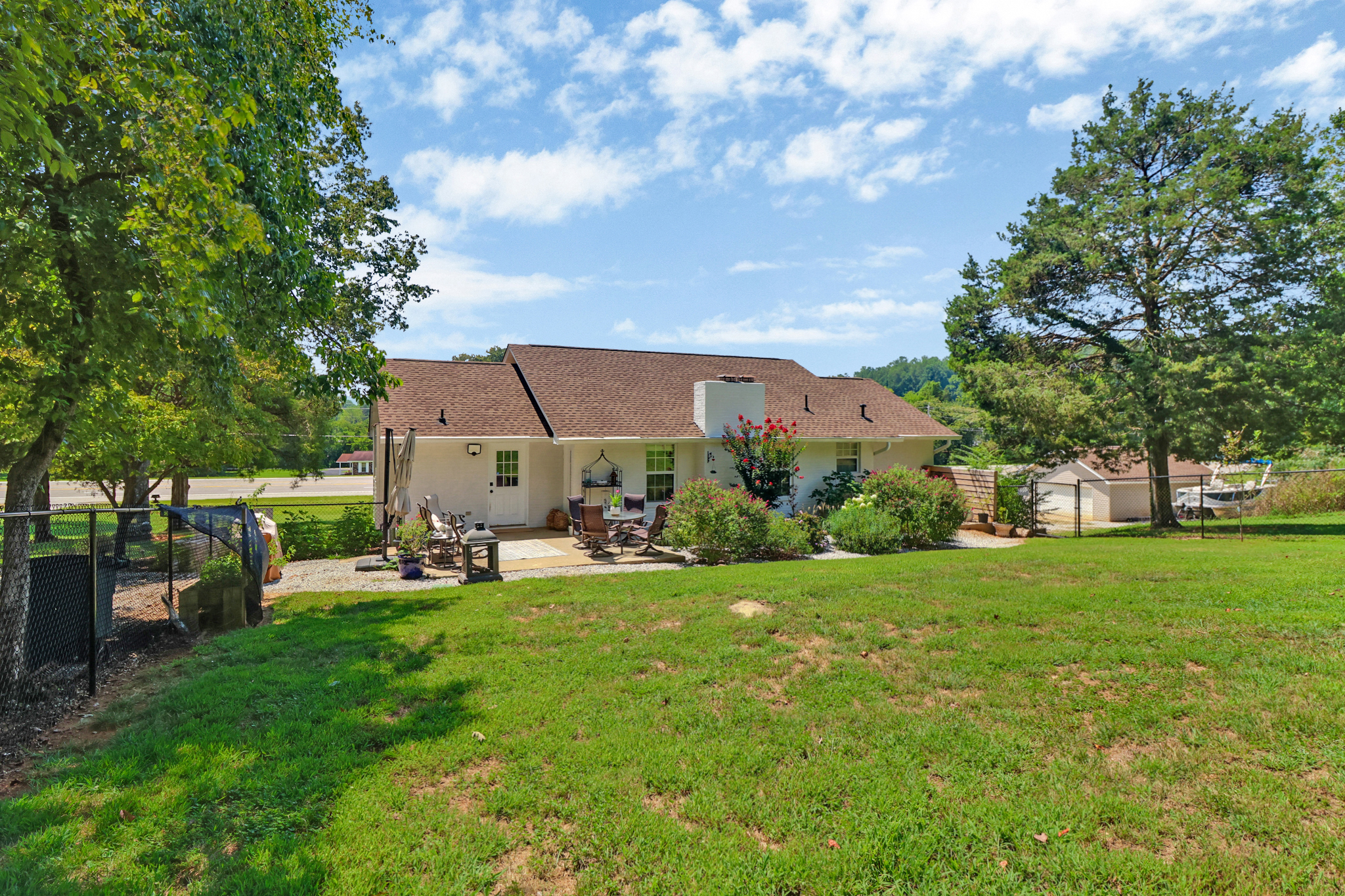 Rockwood, Tennessee, 37854, United States, 4 Bedrooms Bedrooms, ,3 BathroomsBathrooms,Residential,For Sale,2011403