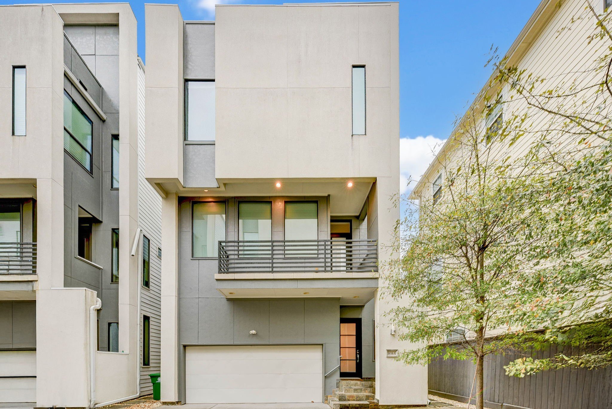 Houston, Texas, 77007, United States, 3 Bedrooms Bedrooms, ,4 BathroomsBathrooms,Residential,For Sale,1935957