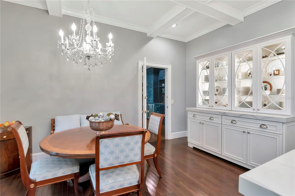 Tampa, Florida, 33611, United States, 5 Bedrooms Bedrooms, ,7 BathroomsBathrooms,Residential,For Sale,1988340