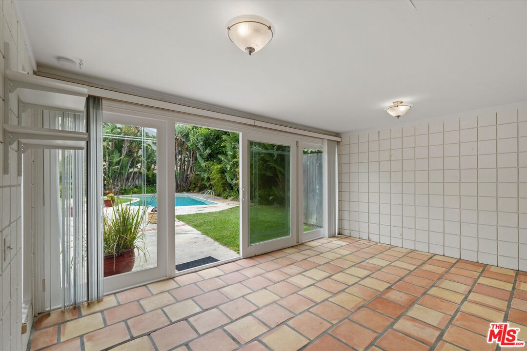 Malibu, California, 90265, United States, 4 Bedrooms Bedrooms, ,3 BathroomsBathrooms,Residential,For Sale,1859760