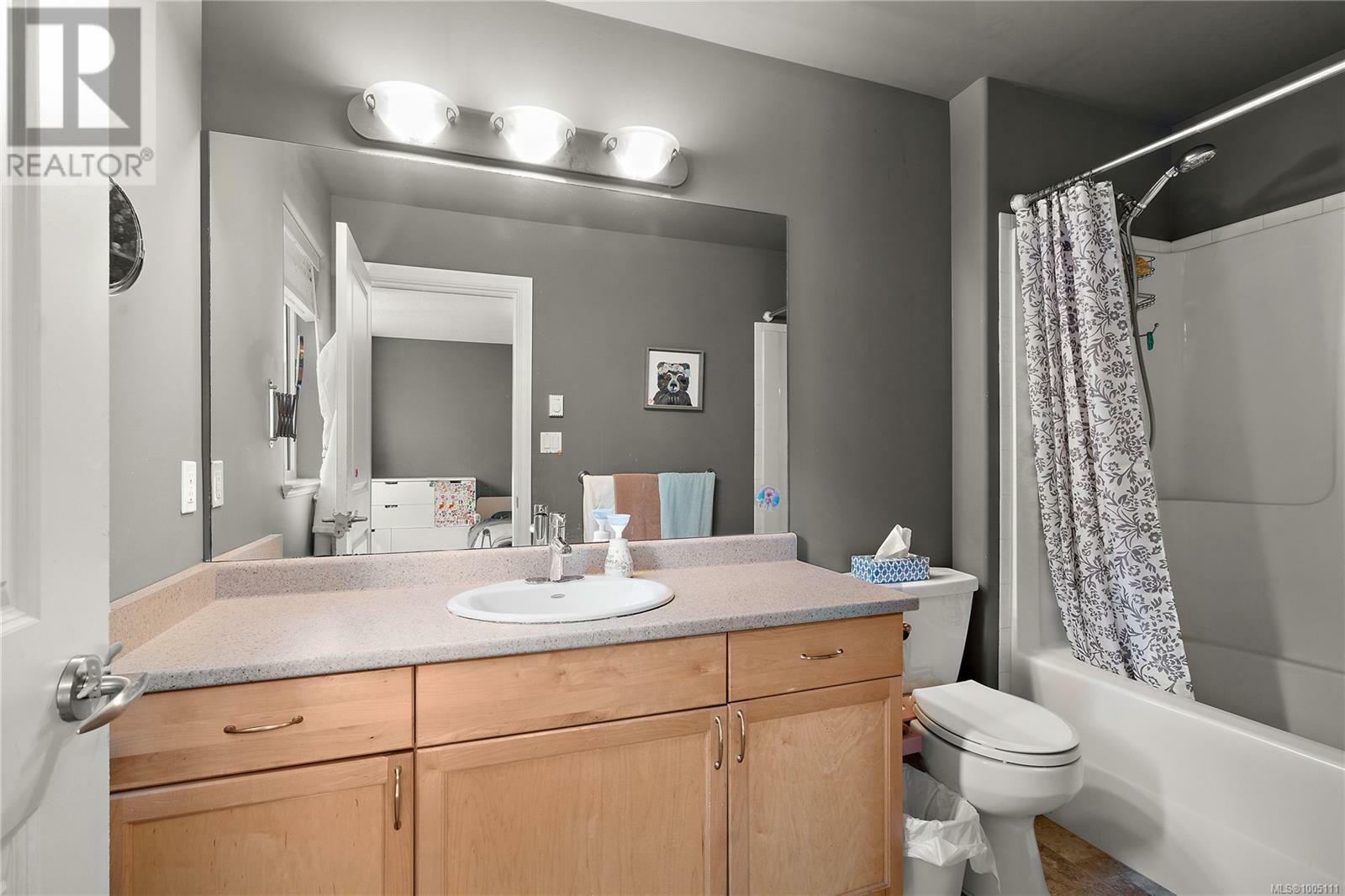 VICTORIA, British Columbia, V8T 0A3, CA, 3 Bedrooms Bedrooms, ,3 BathroomsBathrooms,Residential,For Sale,1883678