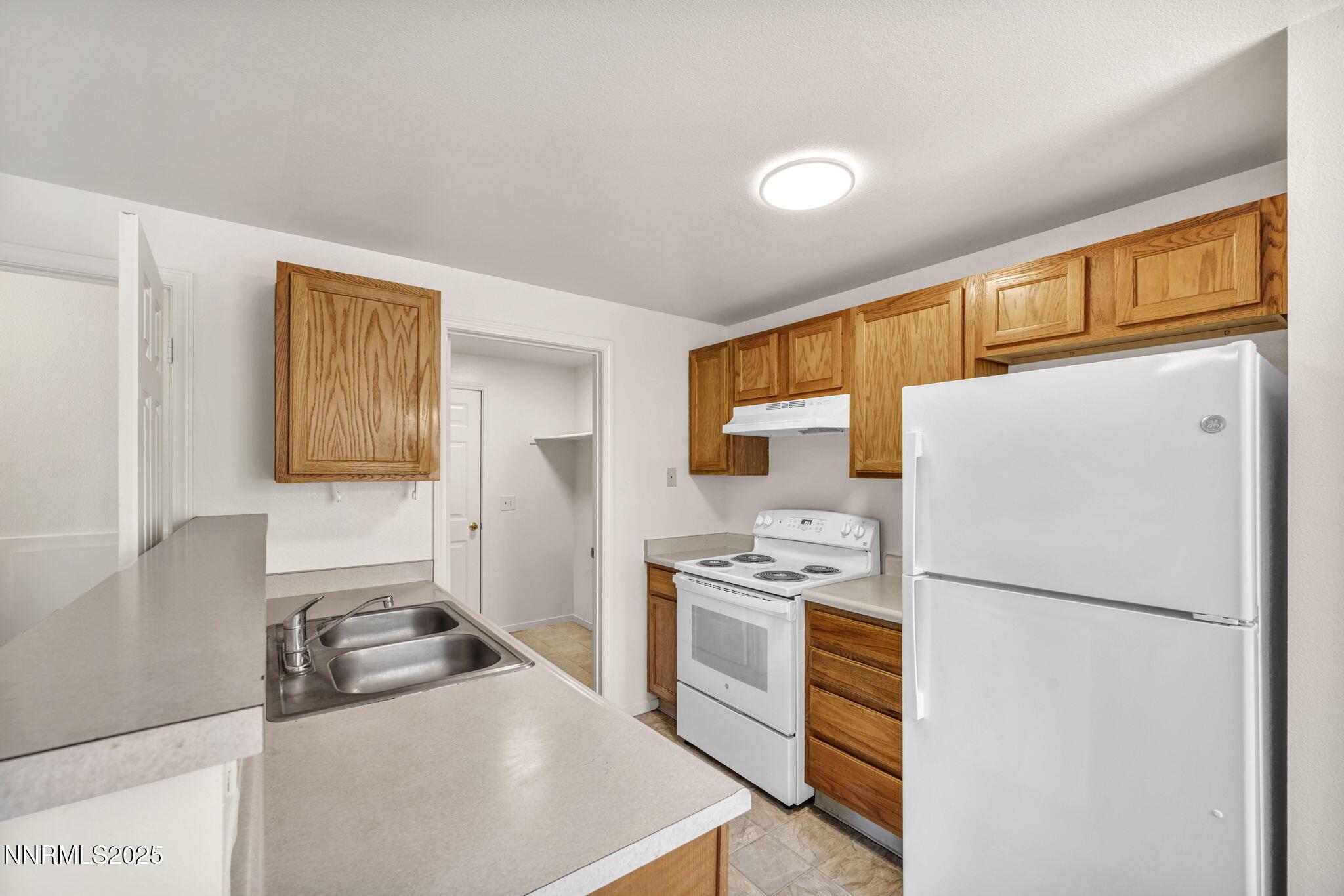 Carson City, Nevada, 89701, United States, ,Residential,For Sale,1826938