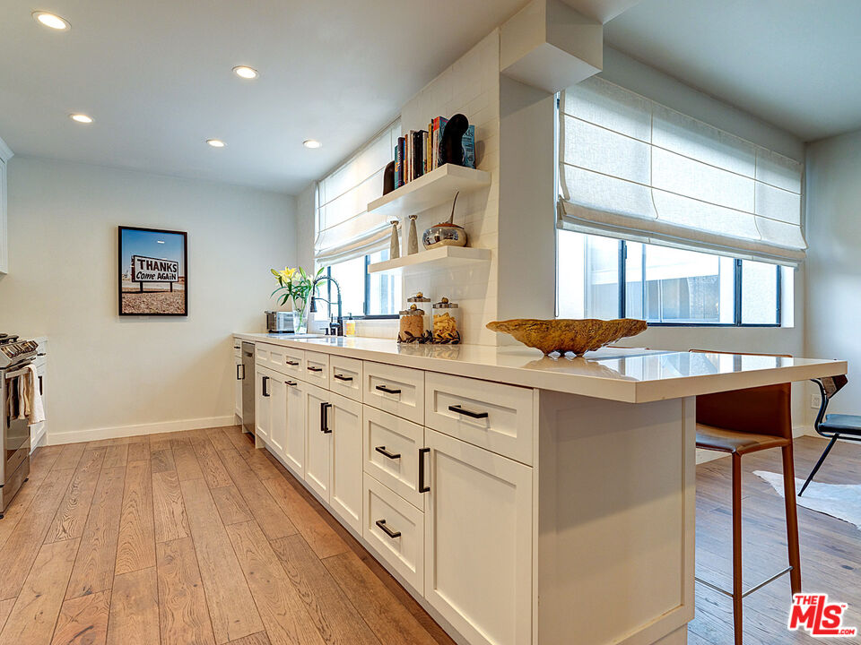 Los Angeles, California, 90025, United States, 3 Bedrooms Bedrooms, ,3 BathroomsBathrooms,Residential,For Sale,1947986