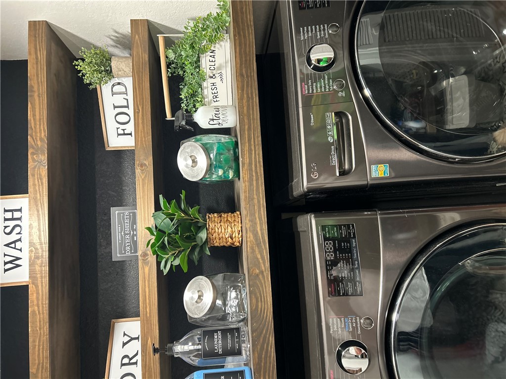 Bryan, Texas, 77802, United States, 3 Bedrooms Bedrooms, ,2 BathroomsBathrooms,Residential,For Sale,1975347