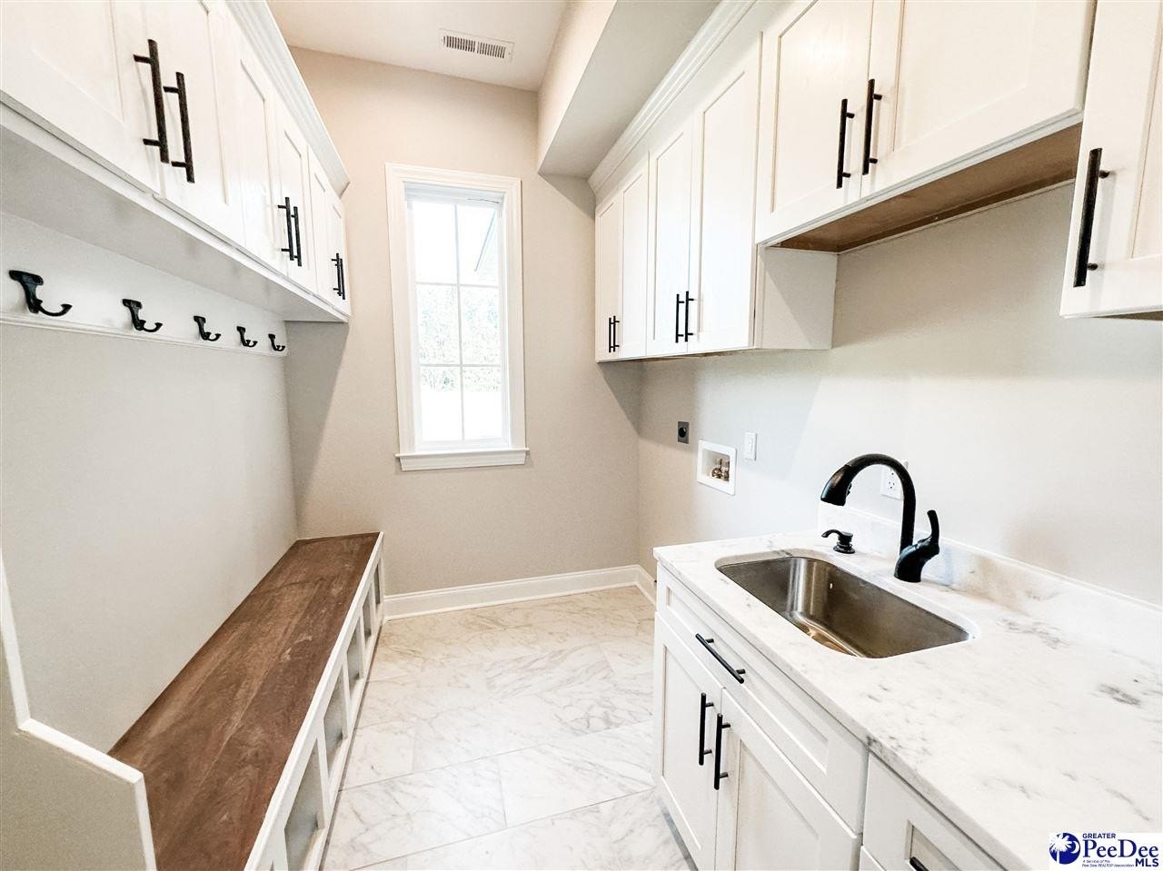 Florence, South Carolina, 29501, United States, 5 Bedrooms Bedrooms, ,4 BathroomsBathrooms,Residential,For Sale,1721765
