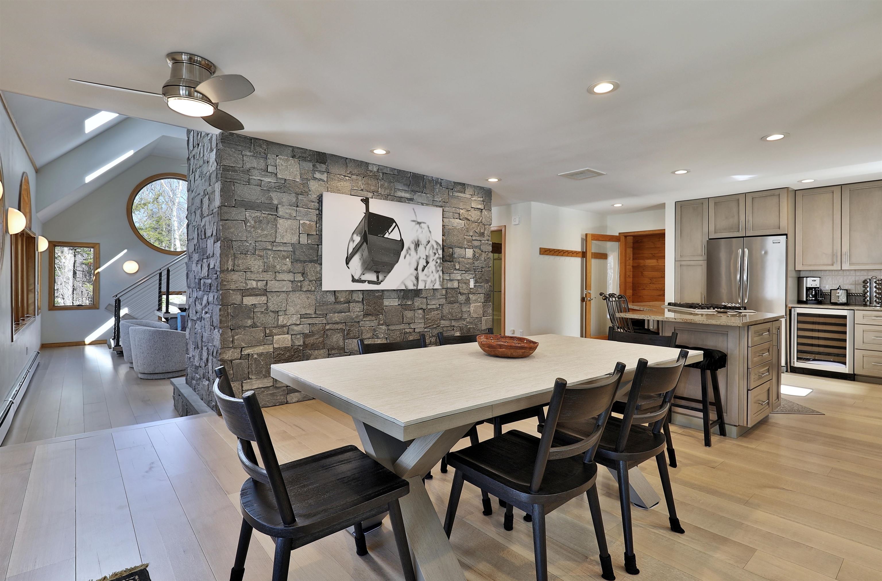  426 Roaring Brook Road - 物件實景