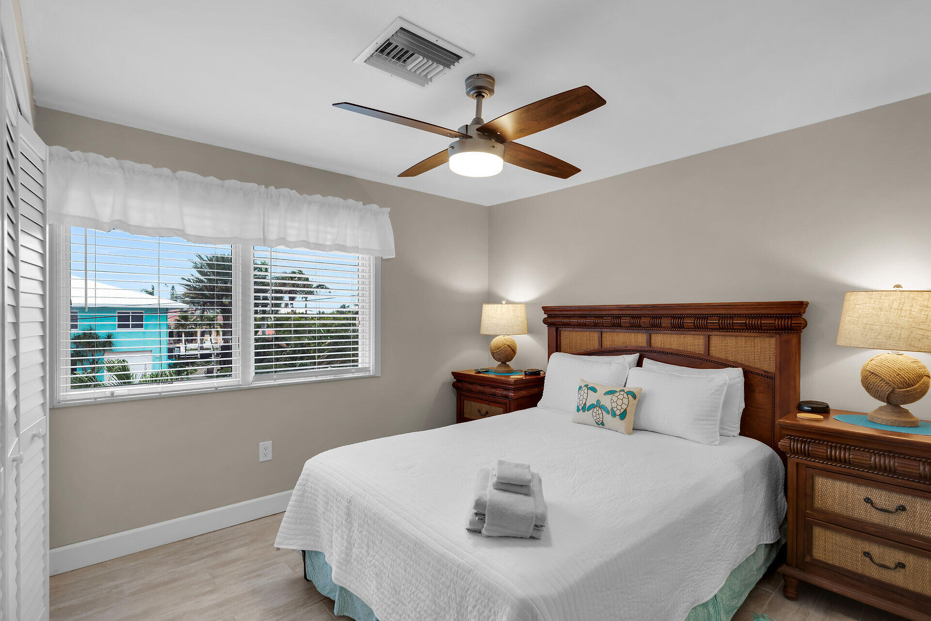 MARATHON, Florida, 33050, United States, 5 Bedrooms Bedrooms, ,3 BathroomsBathrooms,Residential,For Sale,1691478