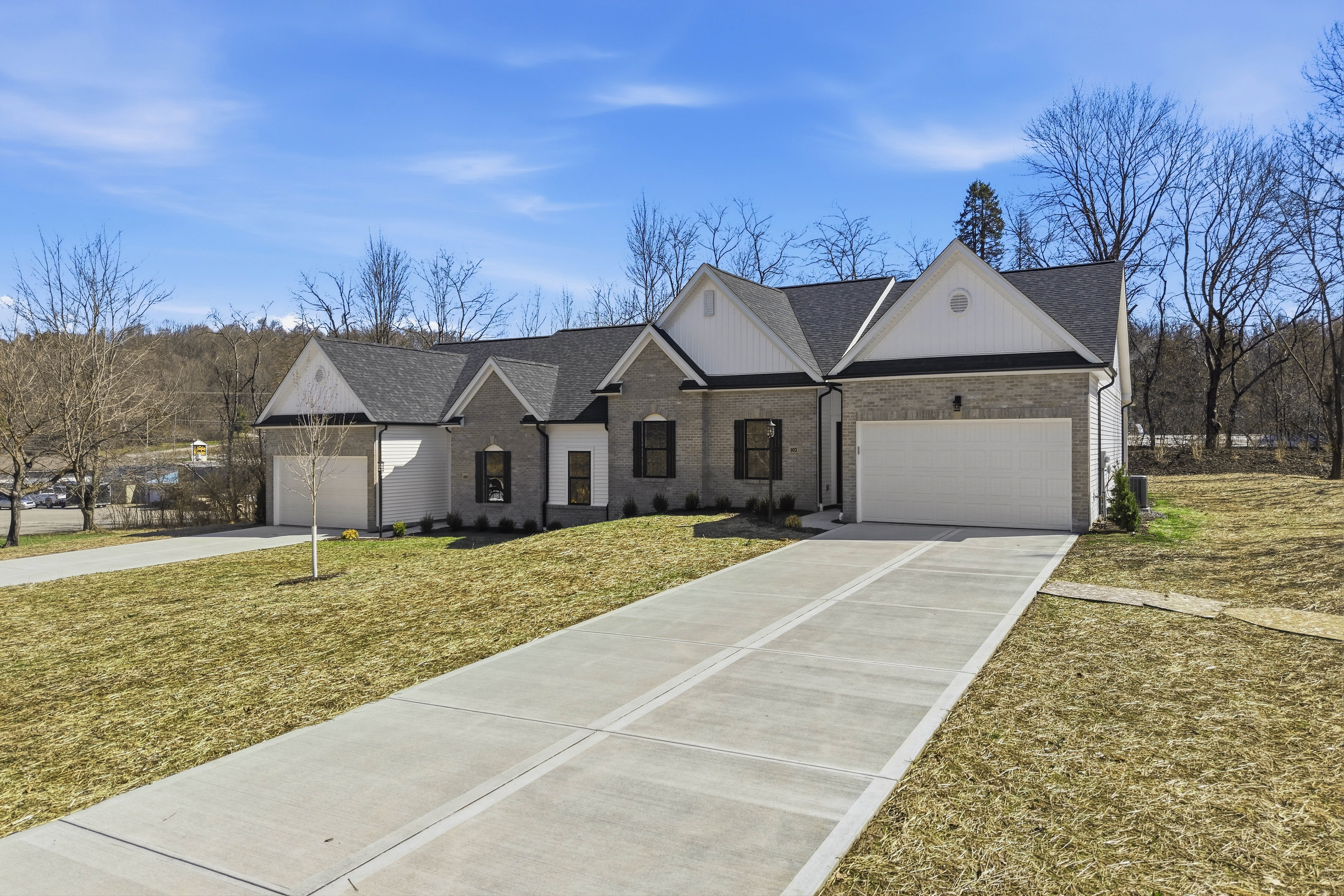  100-102 Huselton Drive - 物件實景