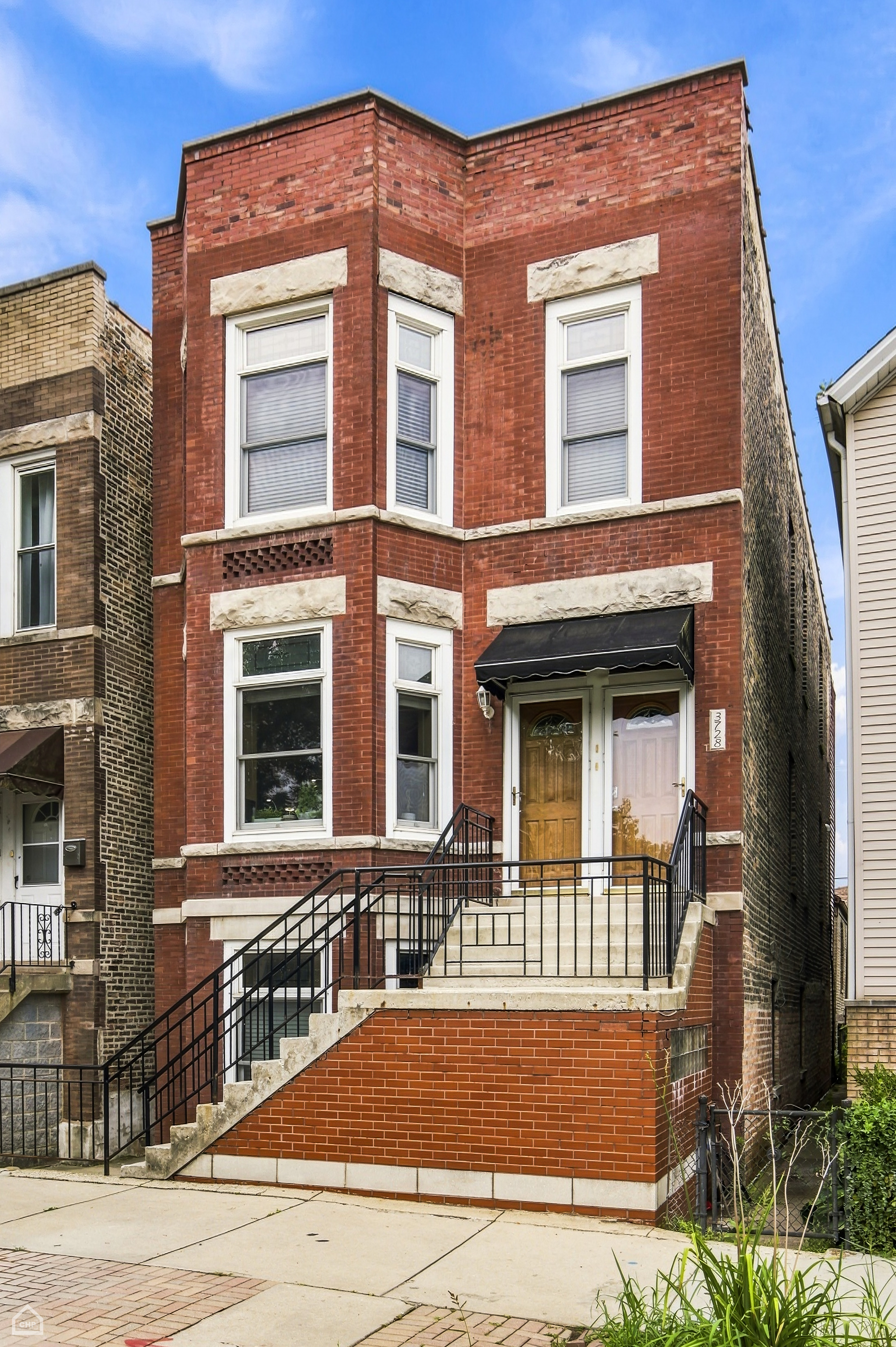  Excellent Opportunity to Own a Classic Chicago Brick Three-Flat - 物件實景