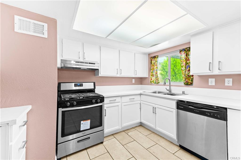 San Bernardino, California, 92407, United States, 4 Bedrooms Bedrooms, ,Residential,For Sale,1995159