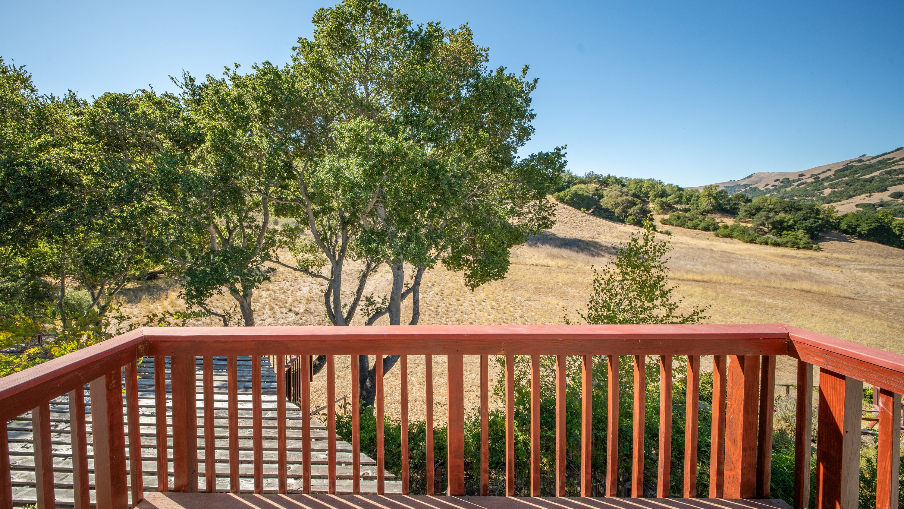  Spacious Mont Marin Contemporary with Open Space Views - 物件實景