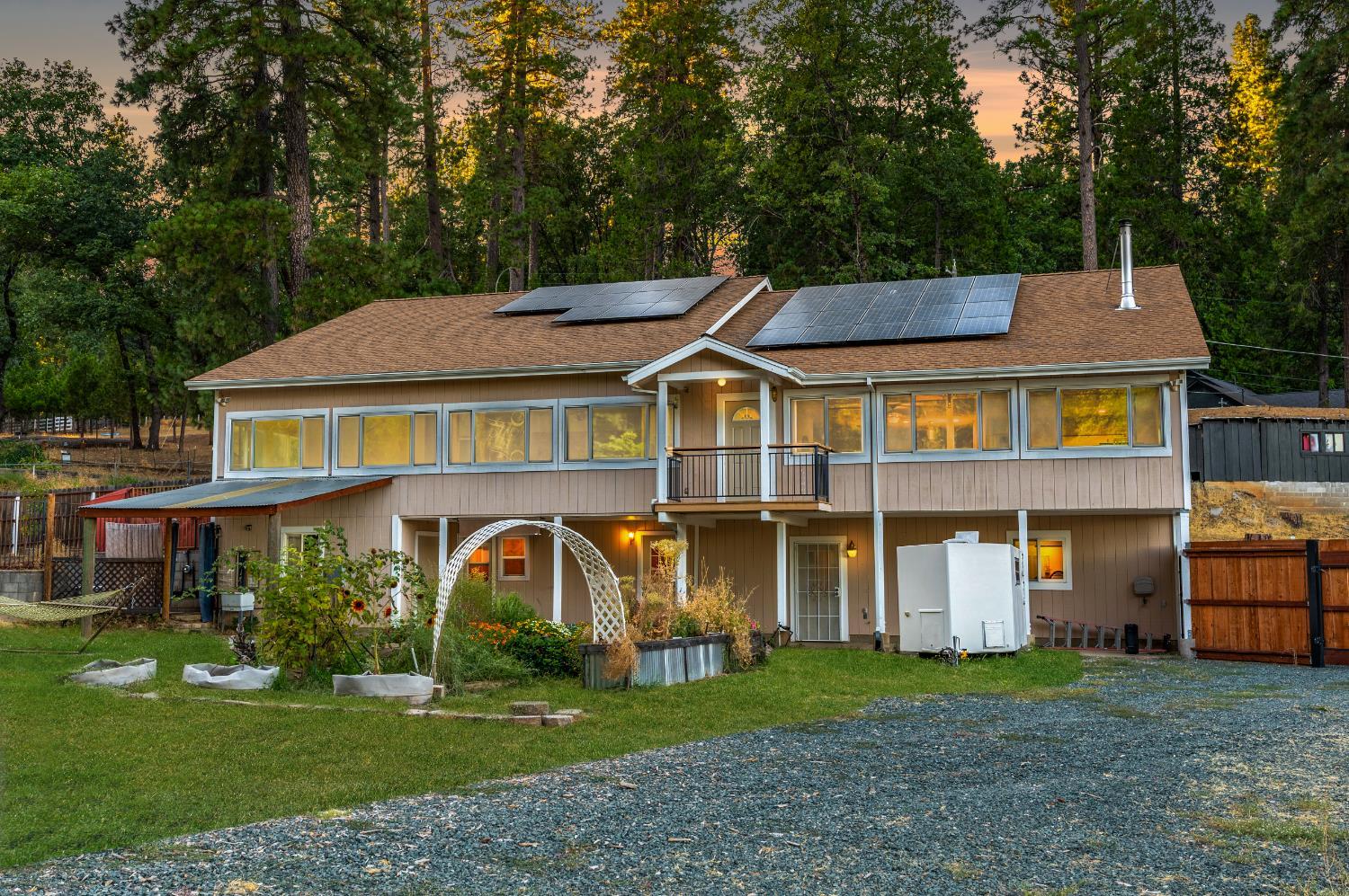 Grass Valley, California, 95945, United States, 4 Bedrooms Bedrooms, ,4 BathroomsBathrooms,Residential,For Sale,1897188