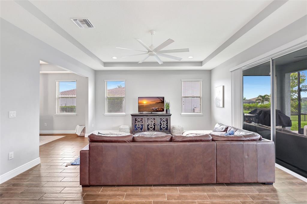 Bradenton, Florida, 34212, United States, 5 Bedrooms Bedrooms, ,5 BathroomsBathrooms,Residential,For Sale,1917227