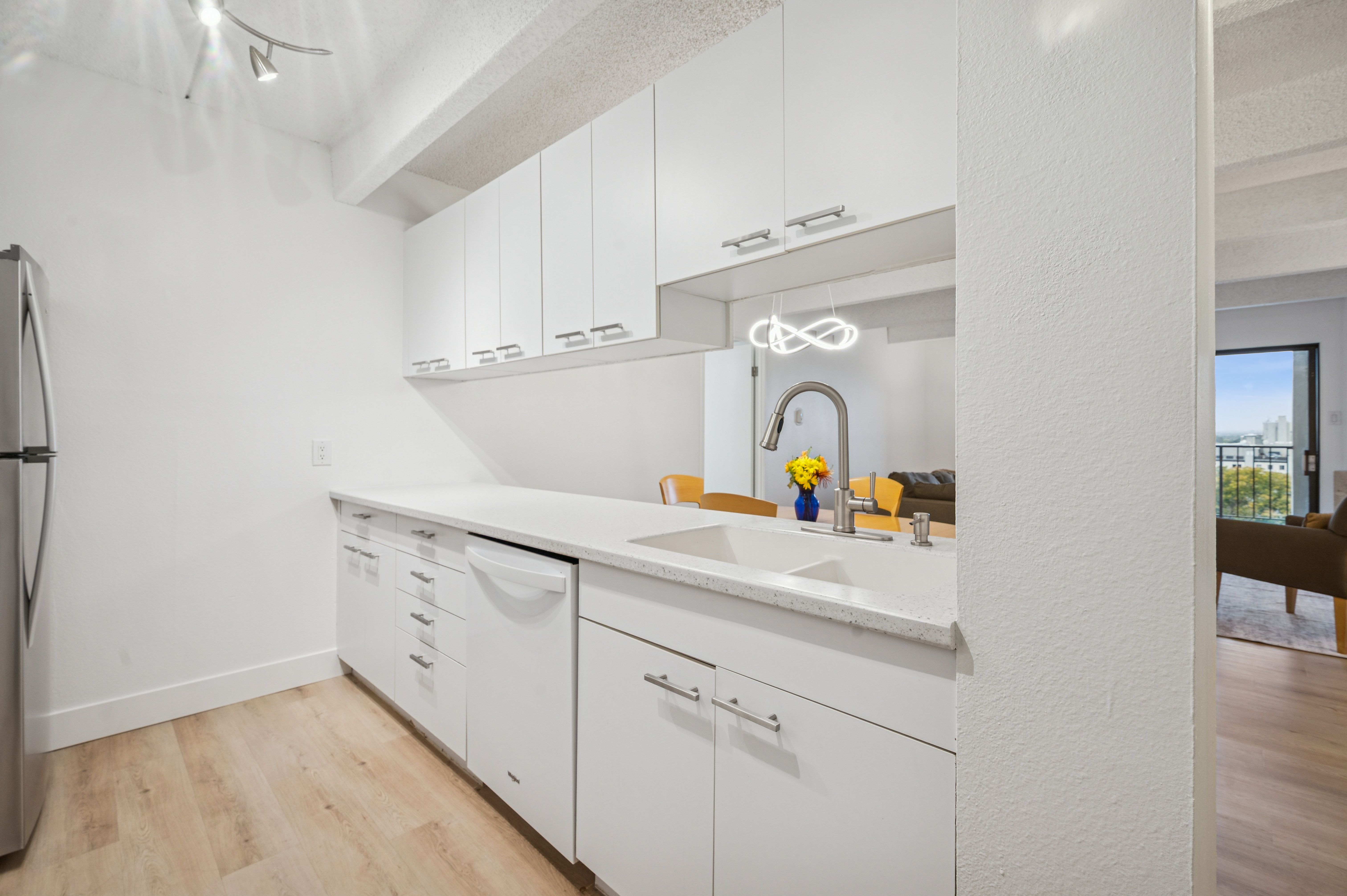  Stunning Mountain Views, Prime Loation & Unmatched Amenities - 物件實景