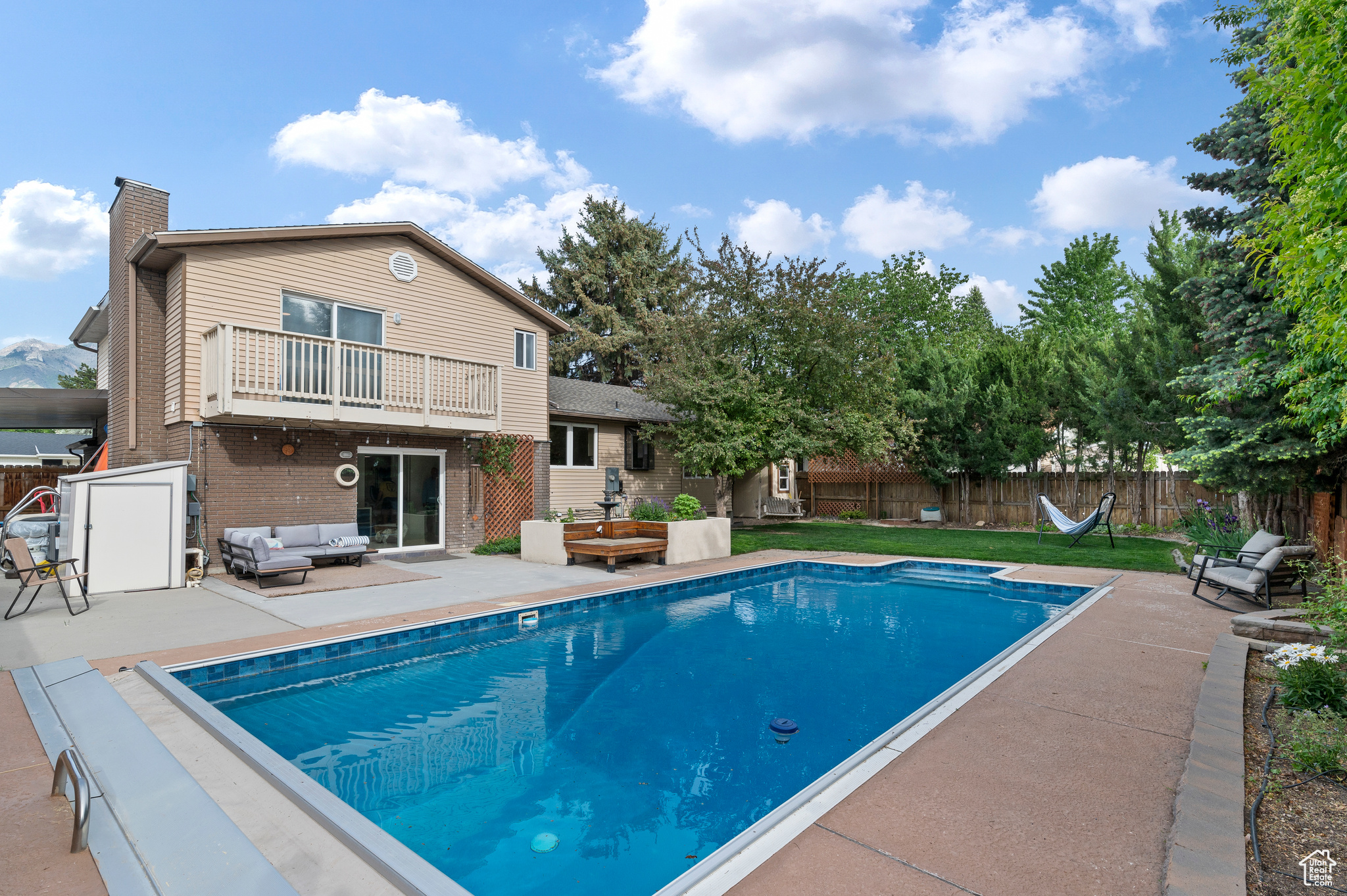 Sandy, Utah, 84093, United States, 6 Bedrooms Bedrooms, ,2 BathroomsBathrooms,Residential,For Sale,1882601