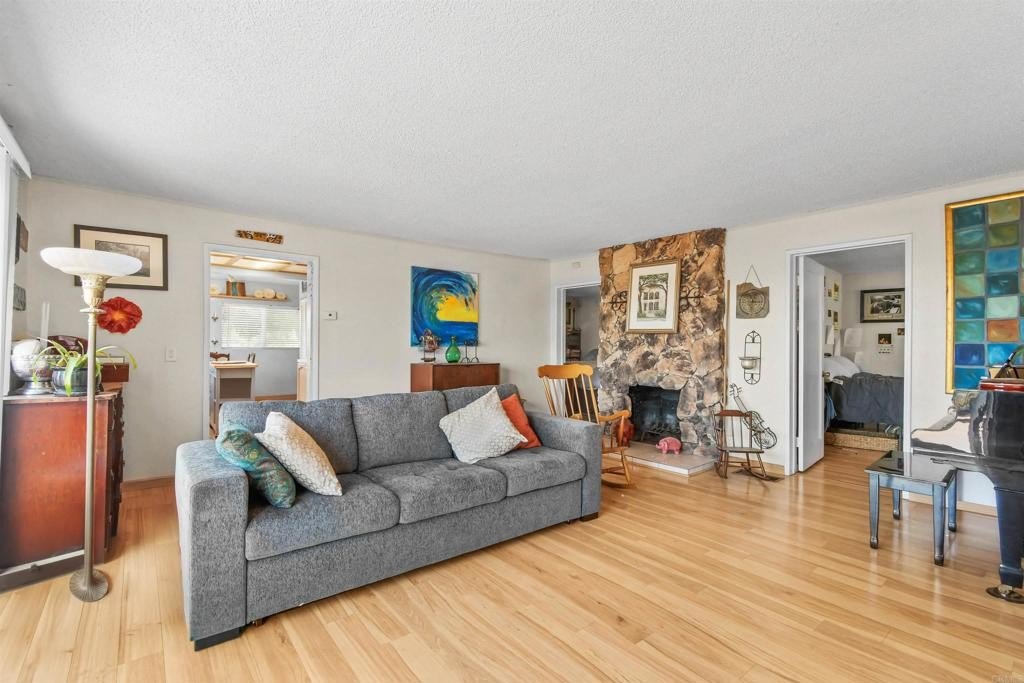 Spring Valley, California, 91977, United States, 2 Bedrooms Bedrooms, ,1 BathroomBathrooms,Residential,For Sale,1877112