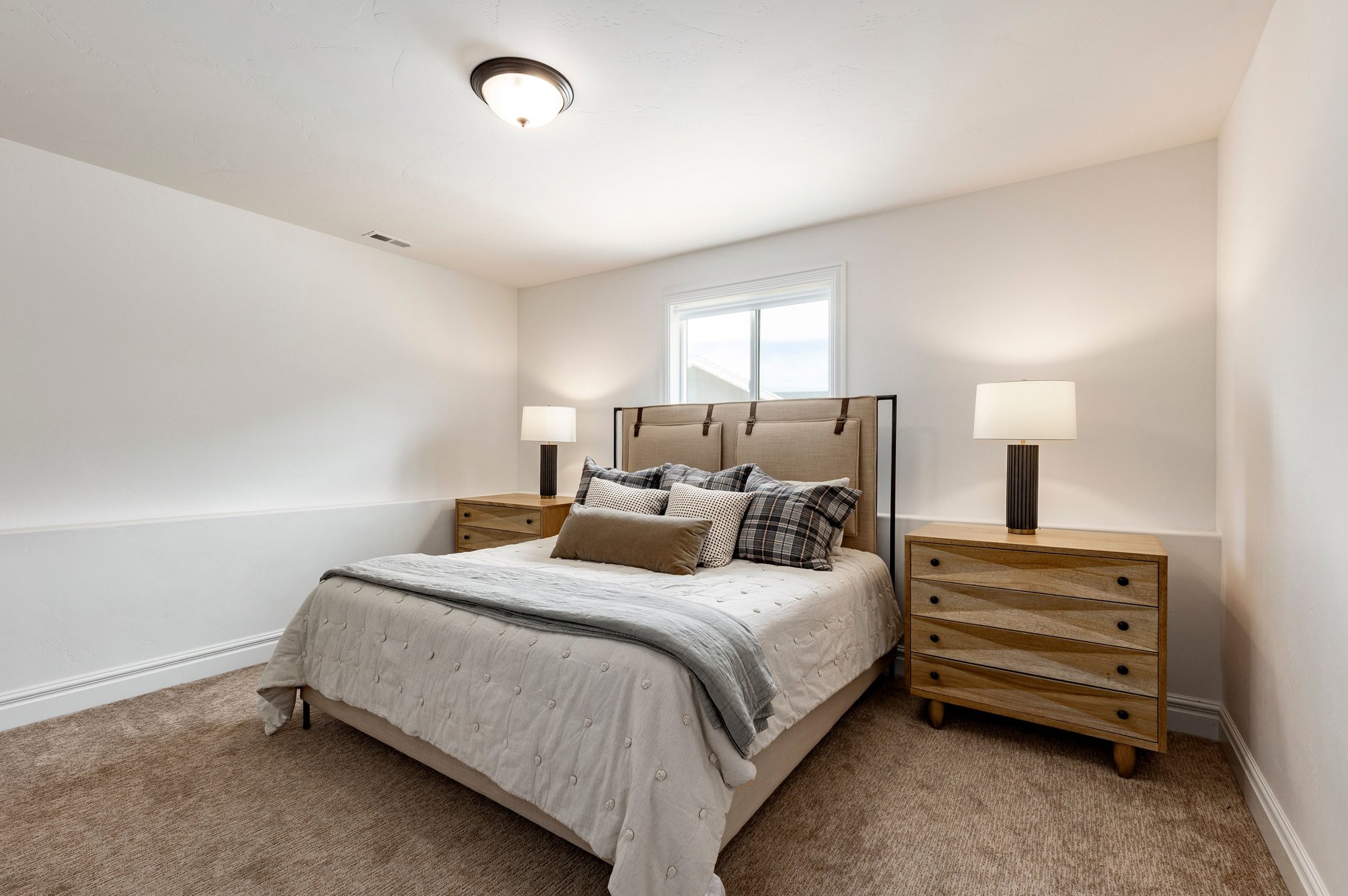  Custom Home with Fully Finished ADU Near Golf, Trails & Mountain Views - 物件實景