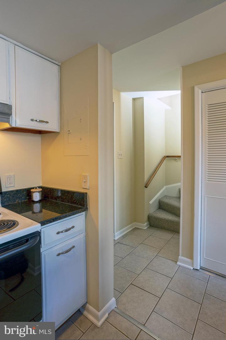 Annapolis, Maryland, 21403, United States, 1 Bedroom Bedrooms, ,1 BathroomBathrooms,Residential,For Sale,1860051