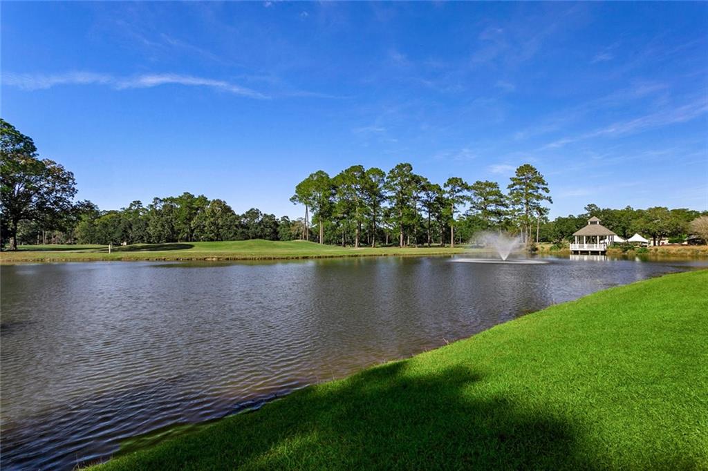Mandeville, Louisiana, 70471, United States, 4 Bedrooms Bedrooms, ,3 BathroomsBathrooms,Residential,For Sale,1898629