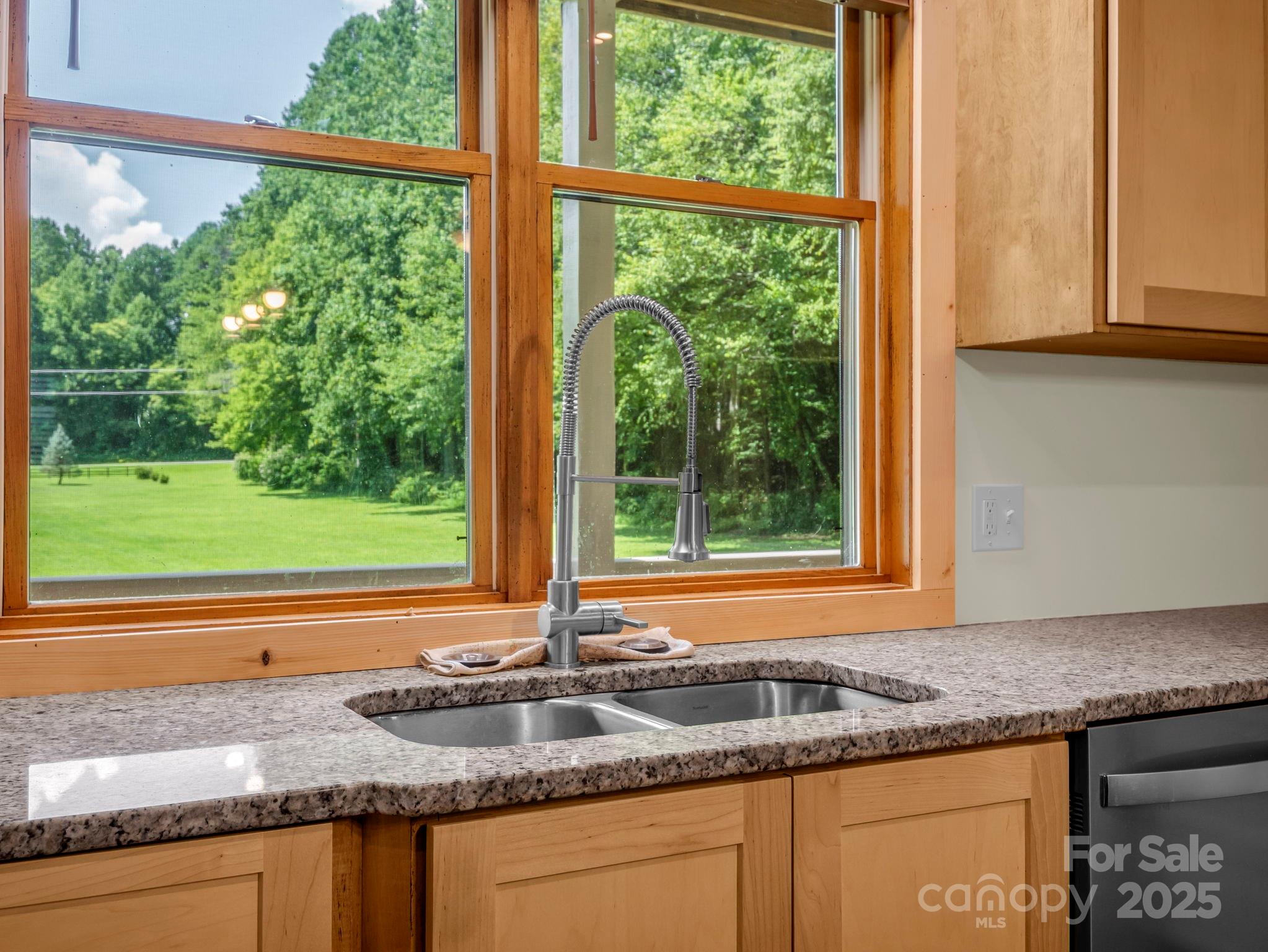 Saluda, North Carolina, 28773, United States, 3 Bedrooms Bedrooms, ,2 BathroomsBathrooms,Residential,For Sale,1978569