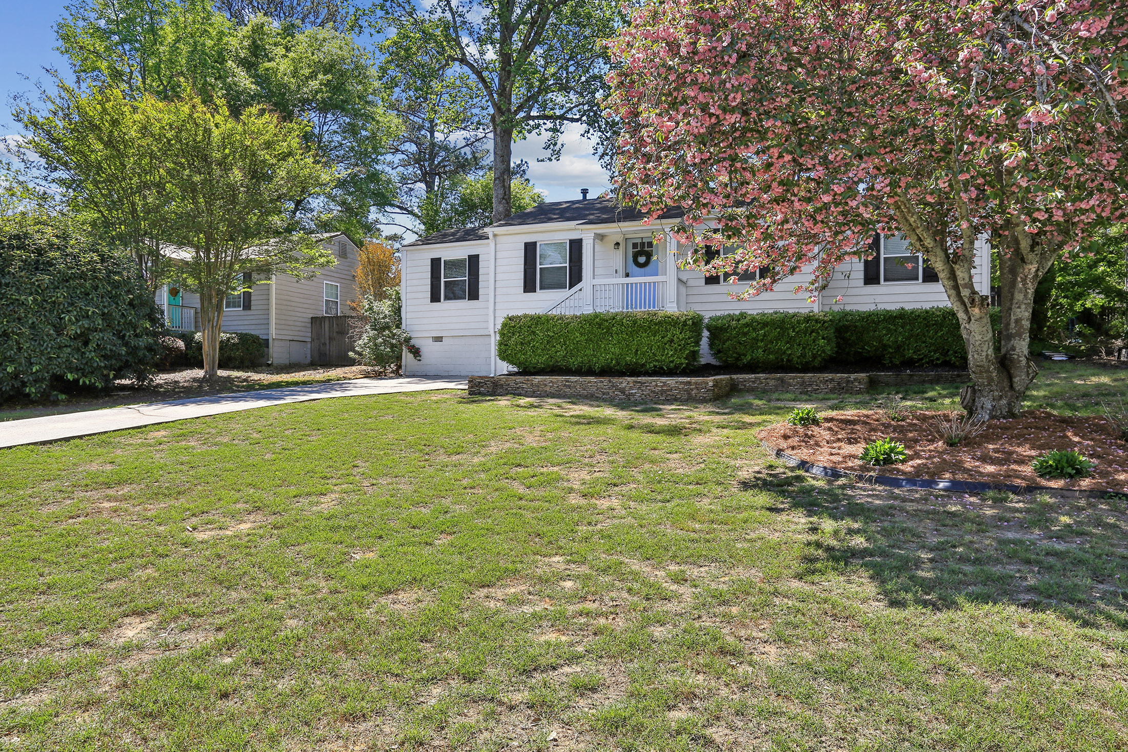  Charming Four Bedroom Home in Desirable Ashford Park - 物件實景