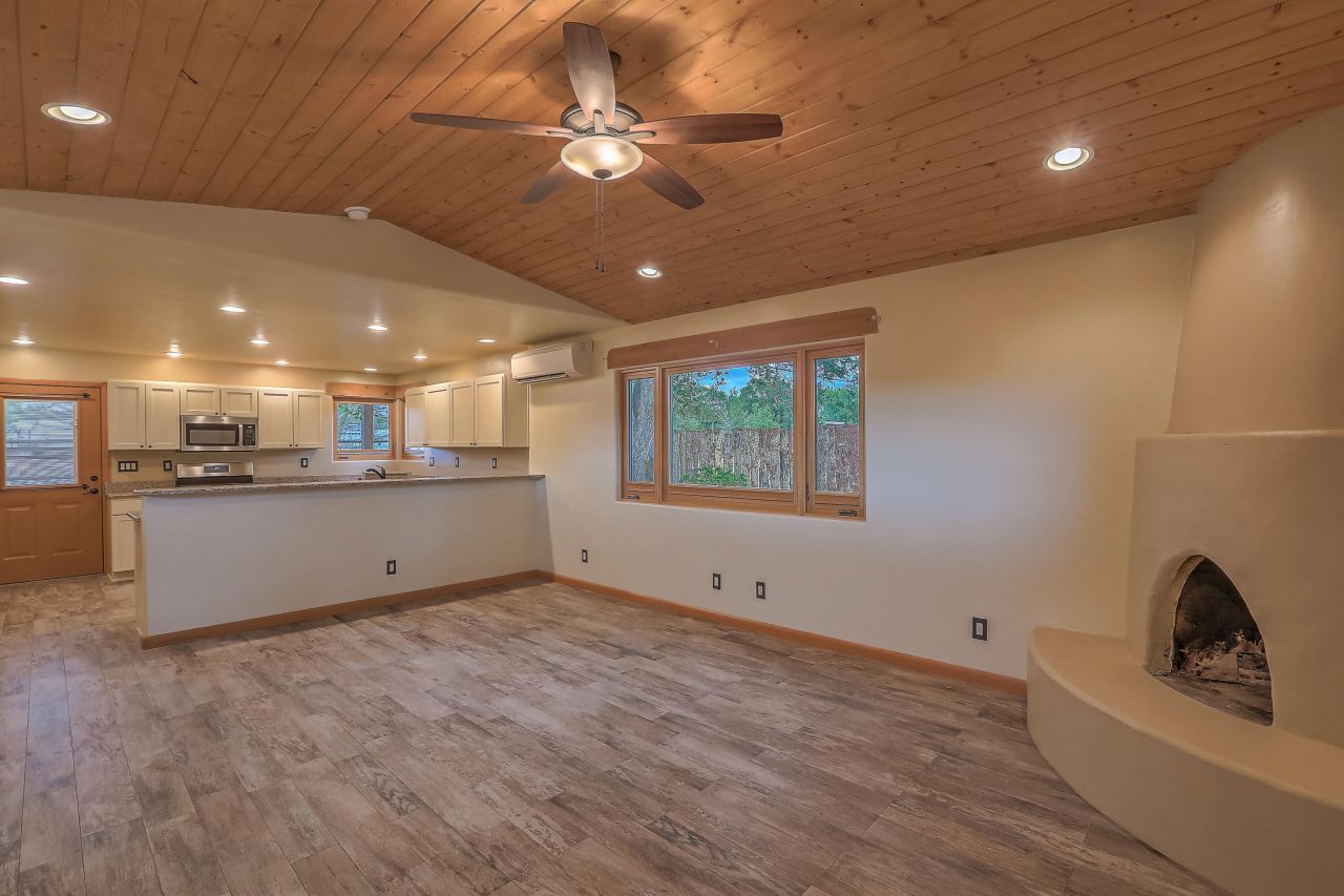 Corrales, New Mexico, 87048, United States, 2 Bedrooms Bedrooms, ,3 BathroomsBathrooms,Residential,For Sale,1838092
