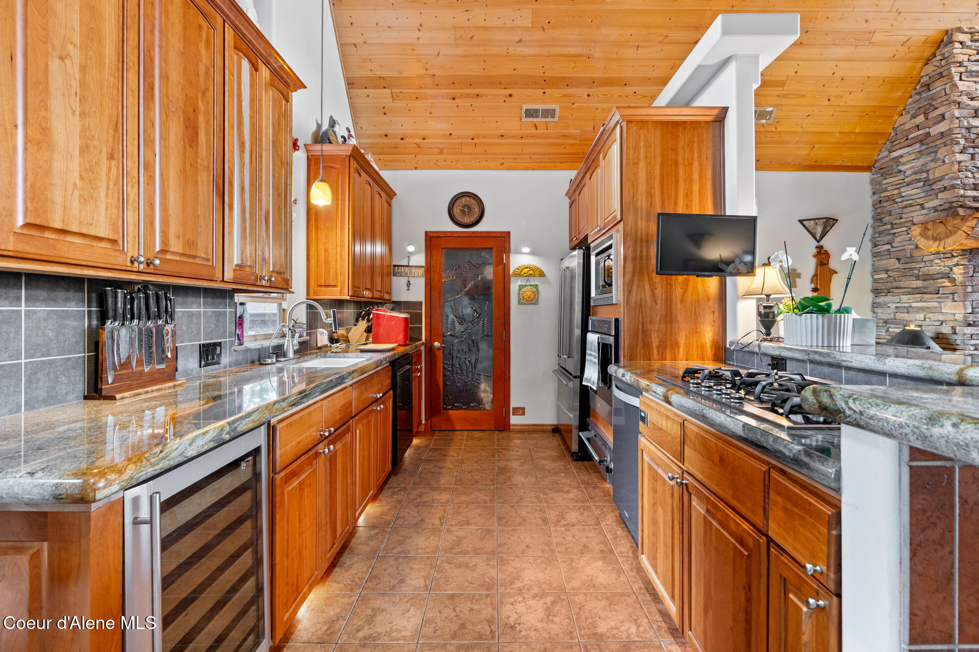 Newport, Washington, 99156, United States, 3 Bedrooms Bedrooms, ,3 BathroomsBathrooms,Residential,For Sale,1900735
