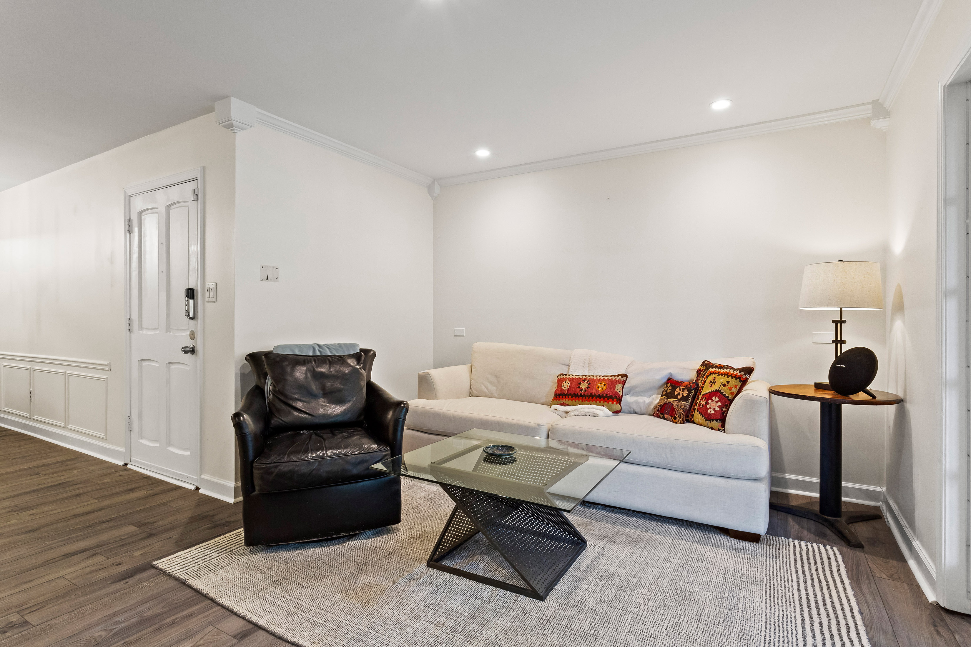 Light-filled Two Bedroom Condo in Amenity-rich Cross Creek - 物件實景
