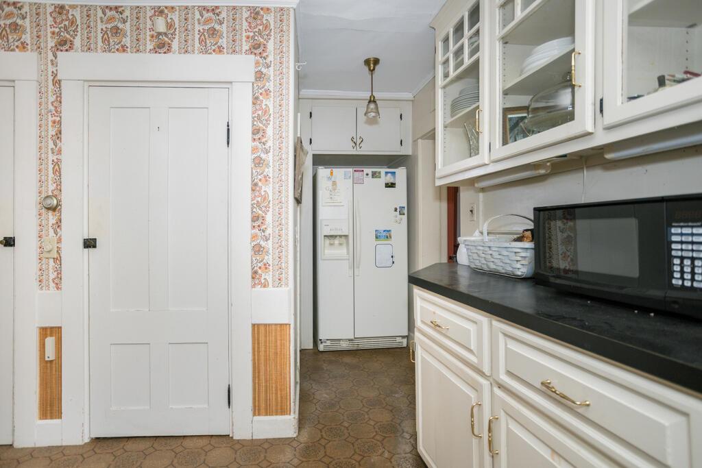 Farmington, Maine, 04938, United States, 5 Bedrooms Bedrooms, ,3 BathroomsBathrooms,Residential,For Sale,1960728