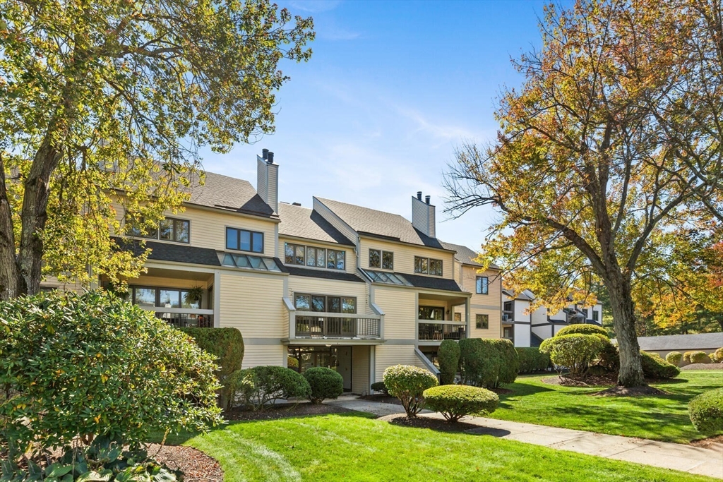 Peabody, Massachusetts, 01940, United States, 2 Bedrooms Bedrooms, ,3 BathroomsBathrooms,Residential,For Sale,1989957
