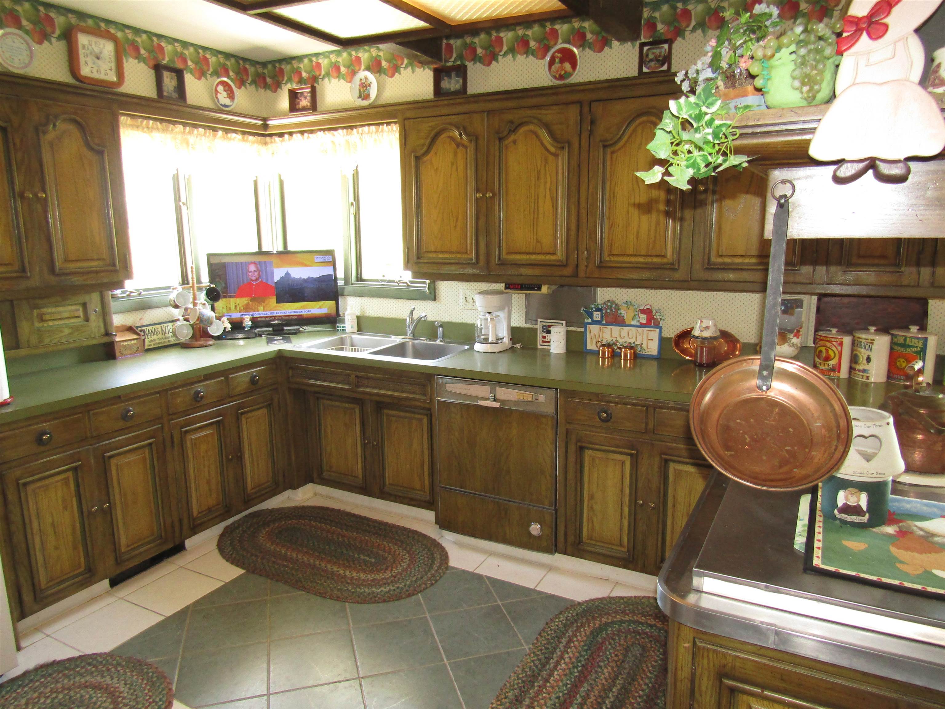 Beloit, Wisconsin, 53511, United States, 6 Bedrooms Bedrooms, ,5 BathroomsBathrooms,Residential,For Sale,1923330