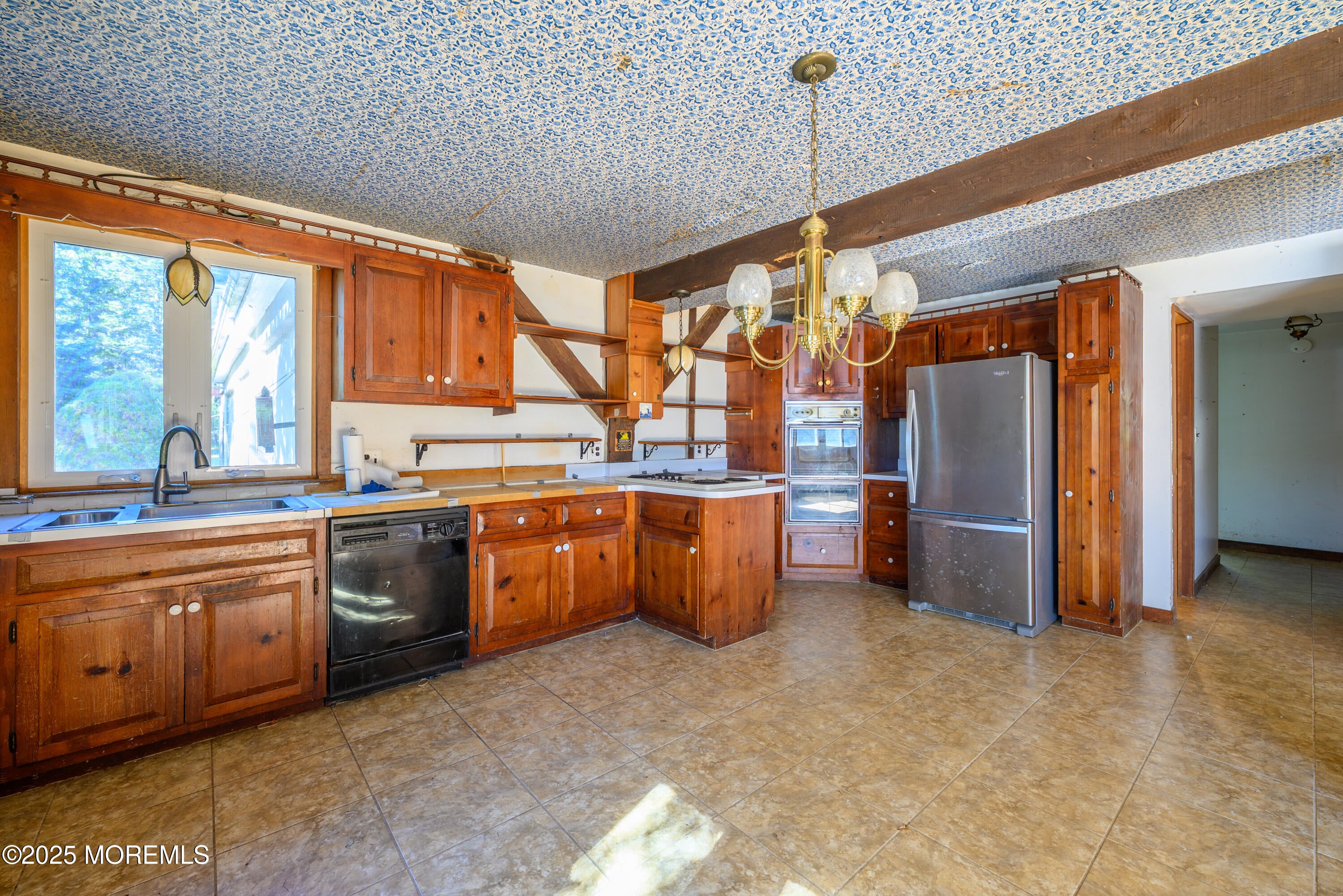 Marlboro, New Jersey, 07746, United States, 3 Bedrooms Bedrooms, ,3 BathroomsBathrooms,Residential,For Sale,1974582