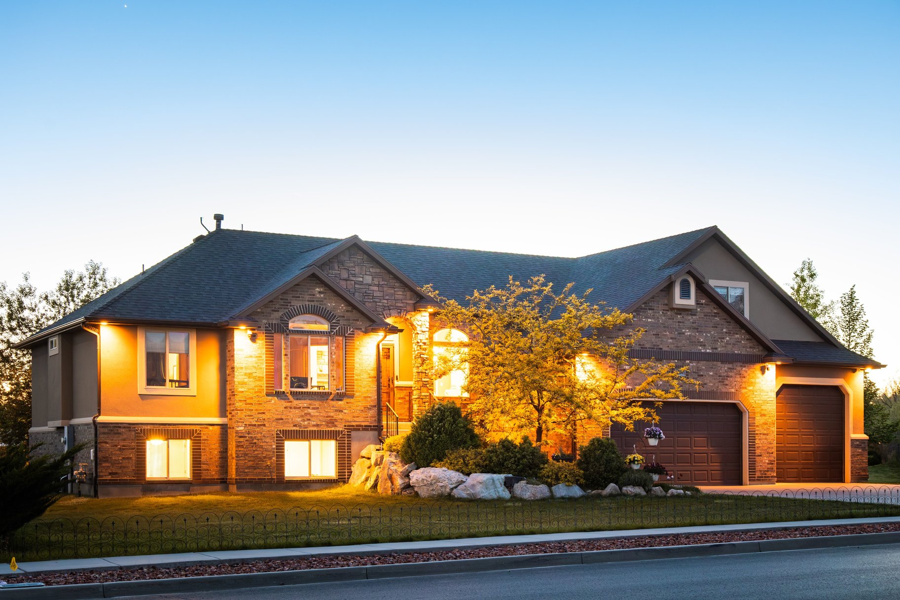  Luxury Custom Rambler on .86 Acre Park Like Setting and Extensive Mountain Views - 物件實景