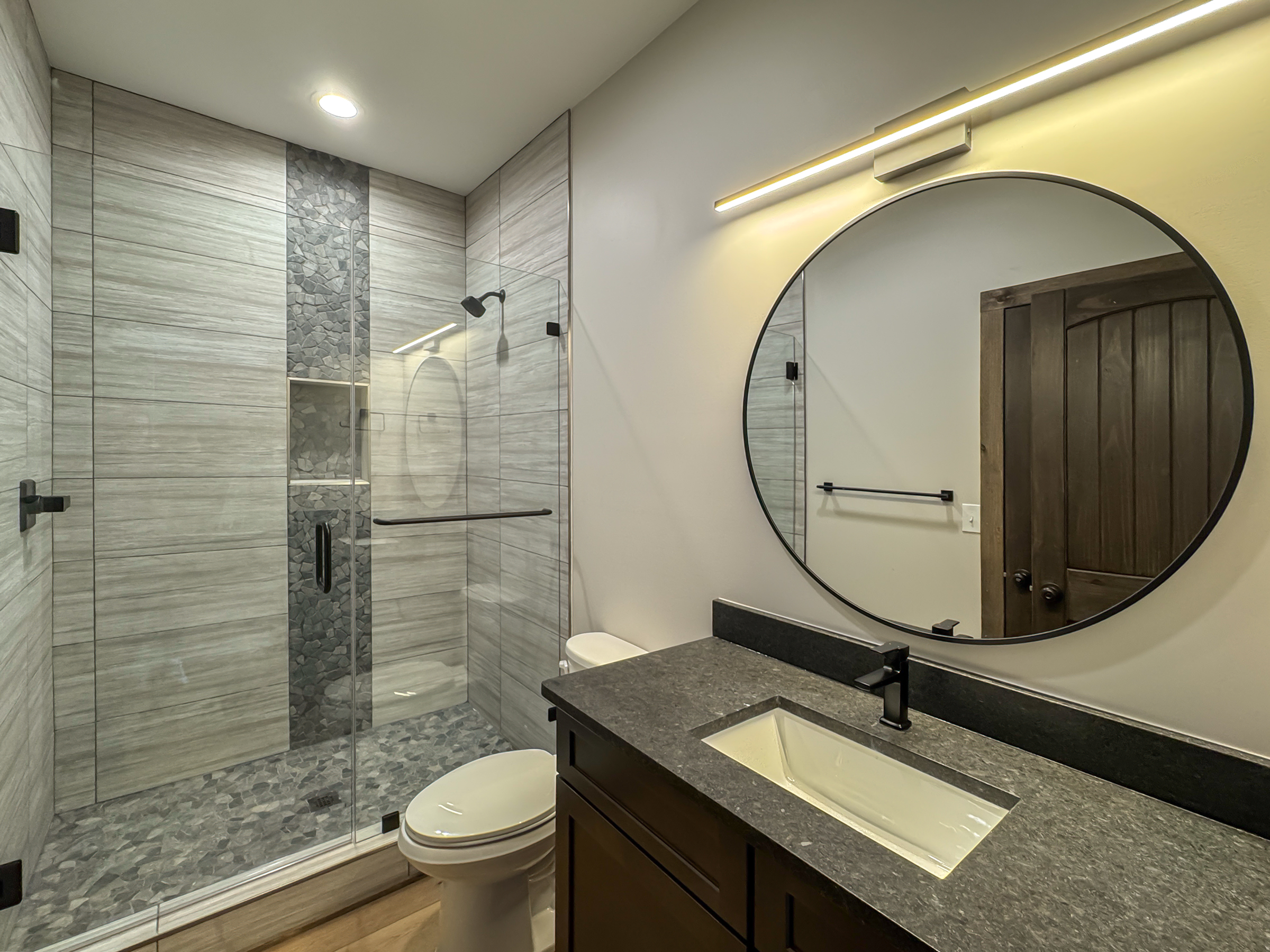 Sevierville, Tennessee, 37862, United States, 5 Bedrooms Bedrooms, ,7 BathroomsBathrooms,Residential,For Sale,2000383